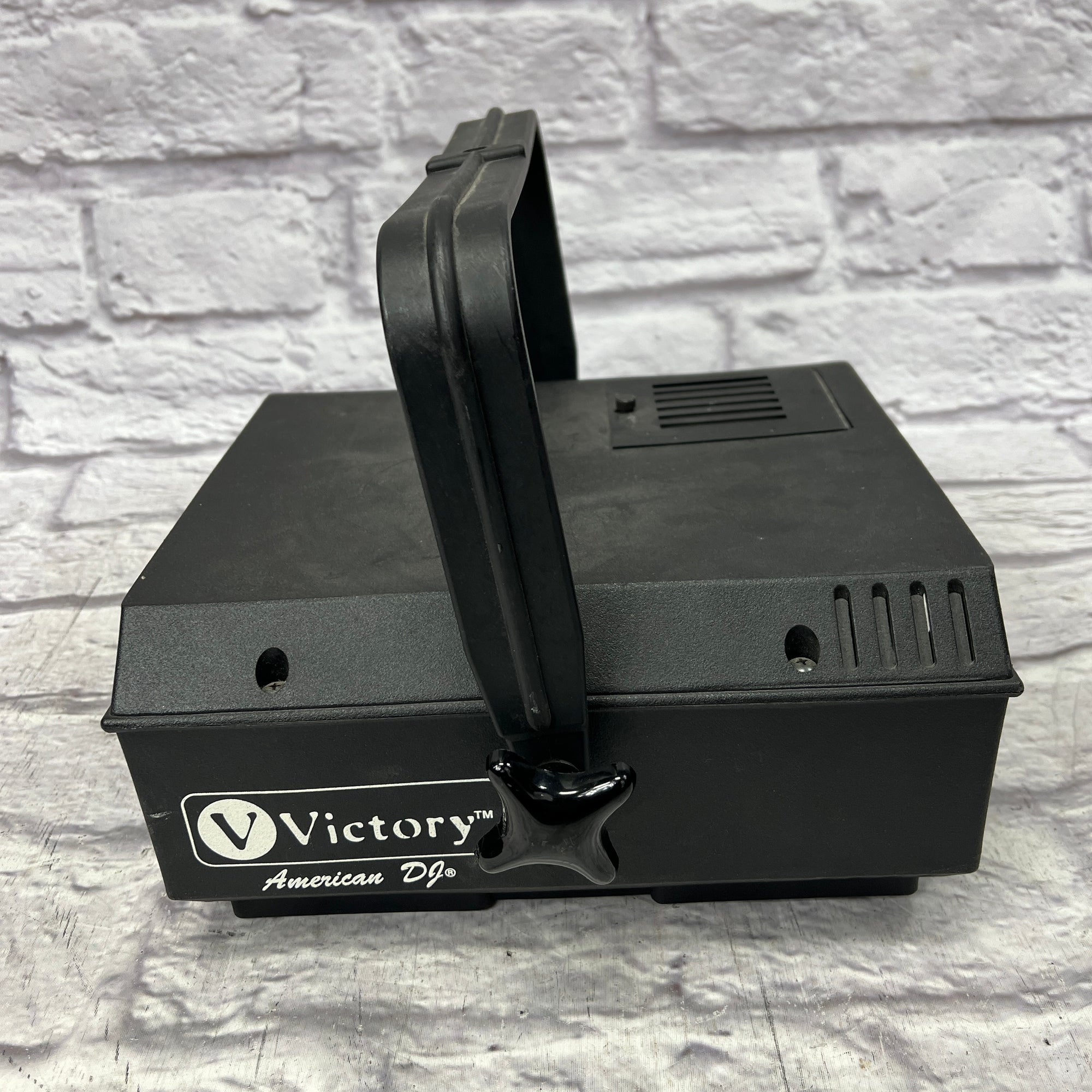 American DJ Victory Light