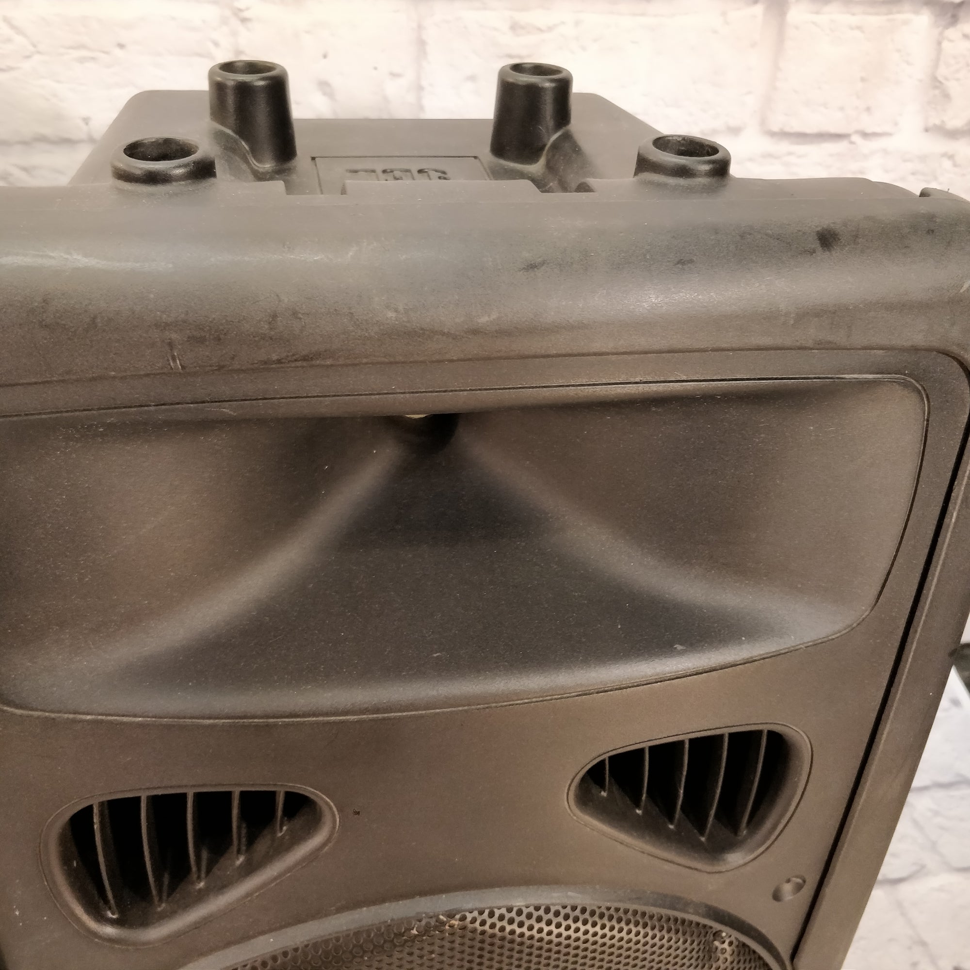 JBL Eon15 G2 Powered Speaker Pair w Soft Cases