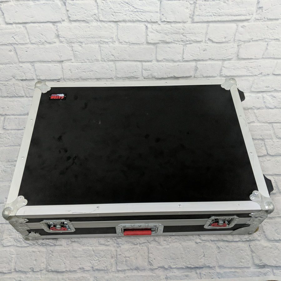 Allen & Heath ZED-22FX 22-Channel w/ Case