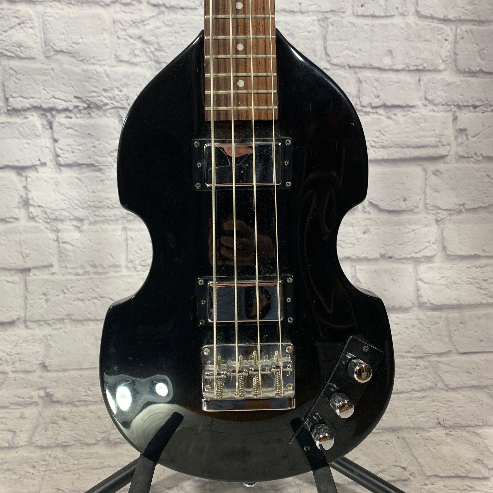 EFVB1 Hofner-Style Electric Bass Guitar
