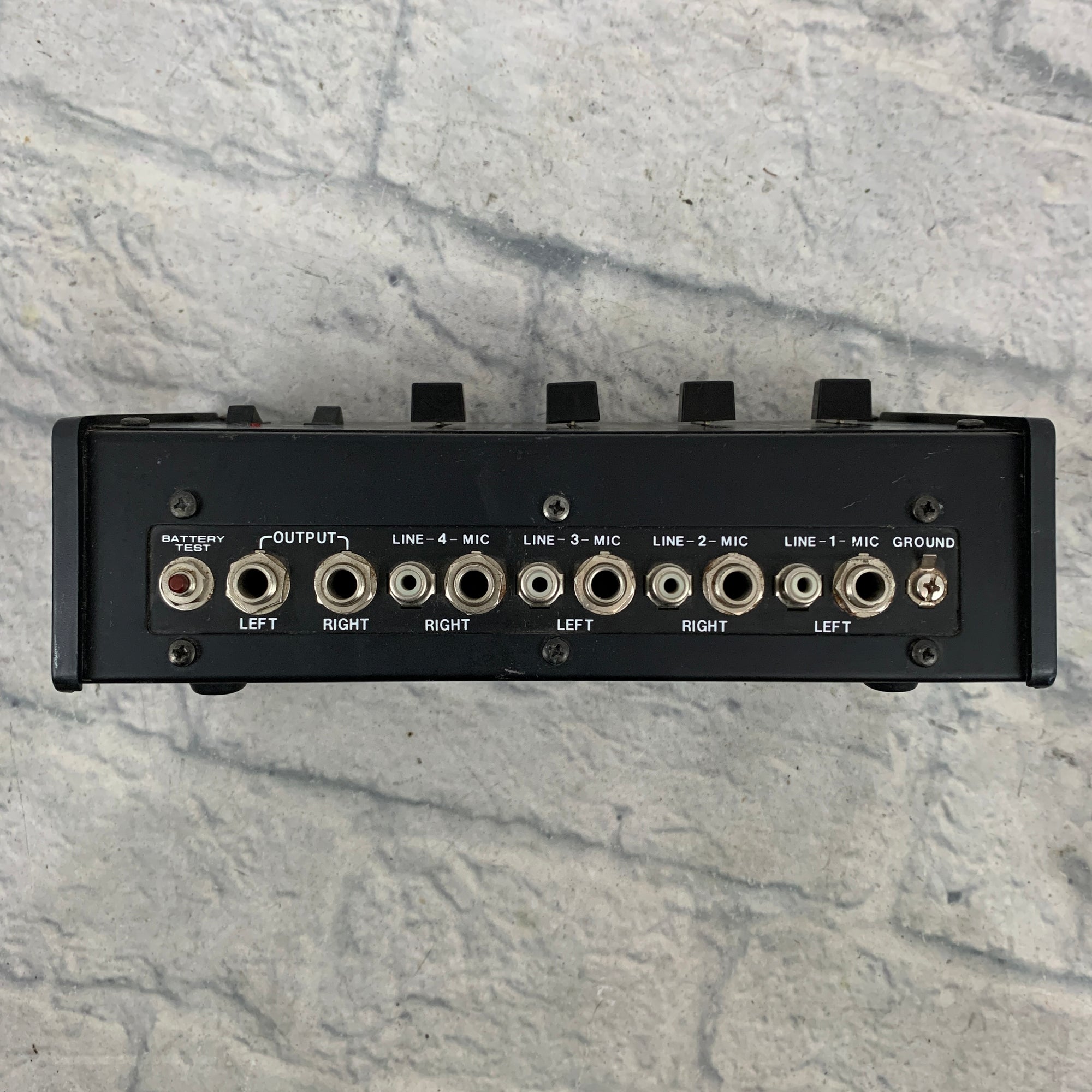 Realistic 4 Channel Stereo Microphone Mixer Mixer