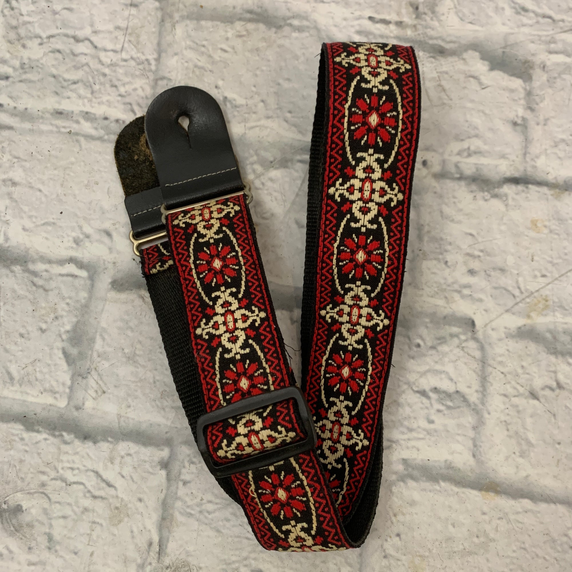Red-and-White Woven Guitar Strap