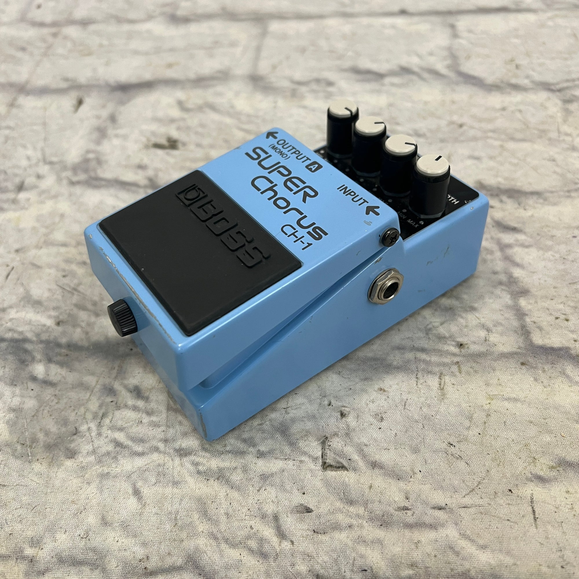 BOSS Super Chorus CH-1 ピンクラベル BOSS CH-1 SUPER Chorus 1996年製 ピンクラベル デジマートにて