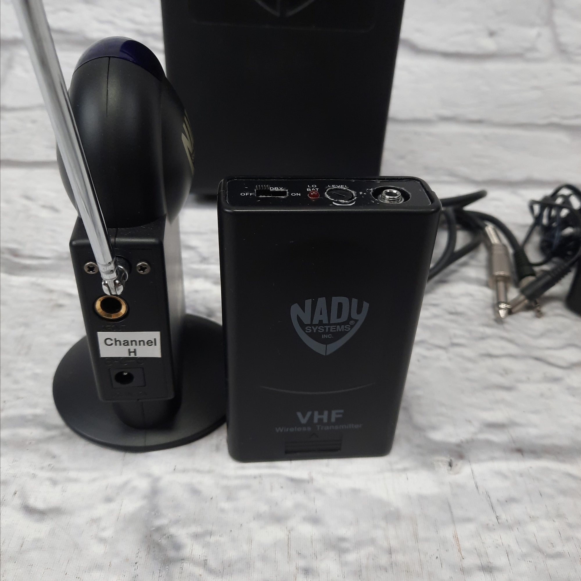 Nady Systems Inc DKW-1 GT Guitar Wireless System Transmitter and Receiver
