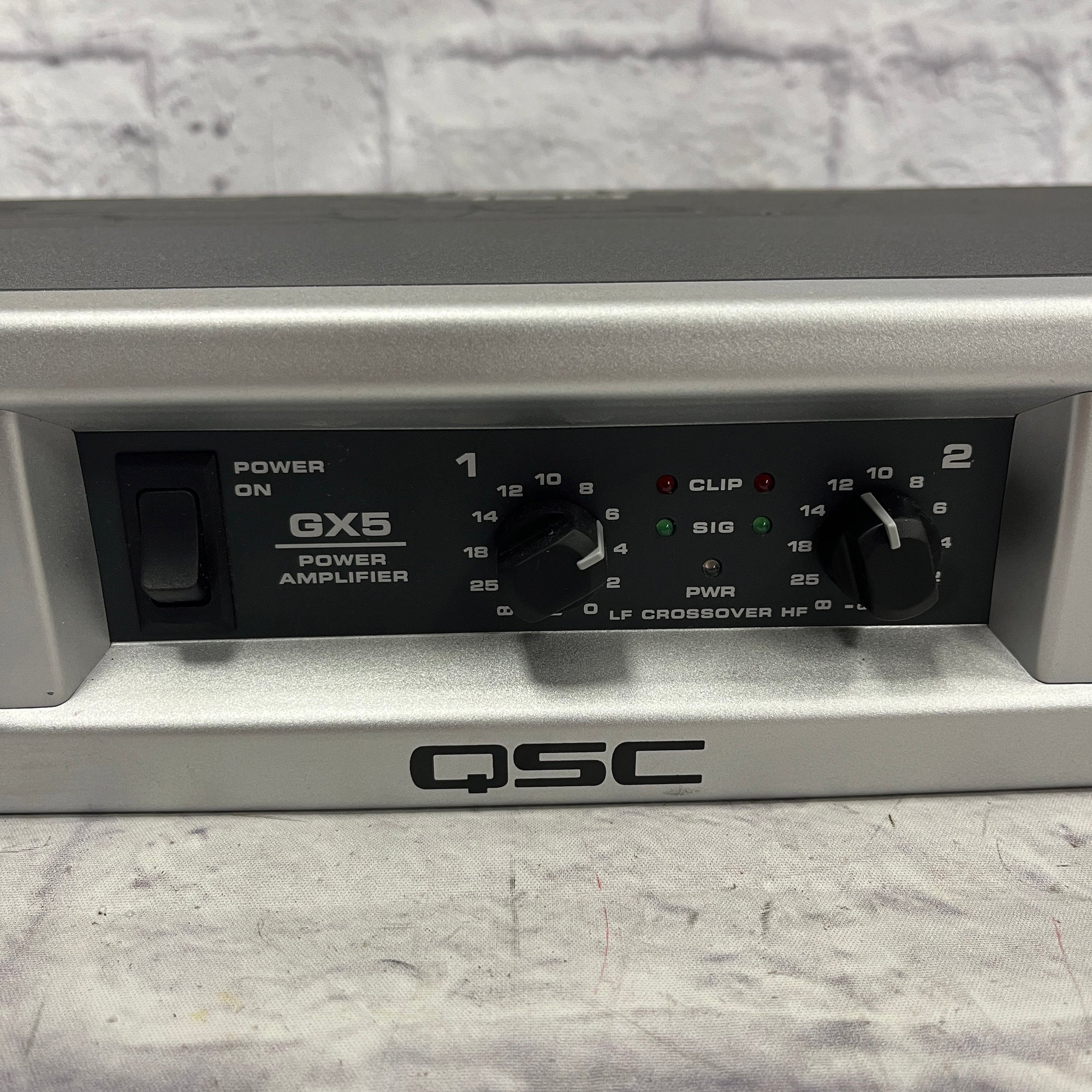 12 QSC GX5 パワーアンプ QSC GX5 ステレオ パワーアンプ 軽量 大出力 定番 おすすめ 人気