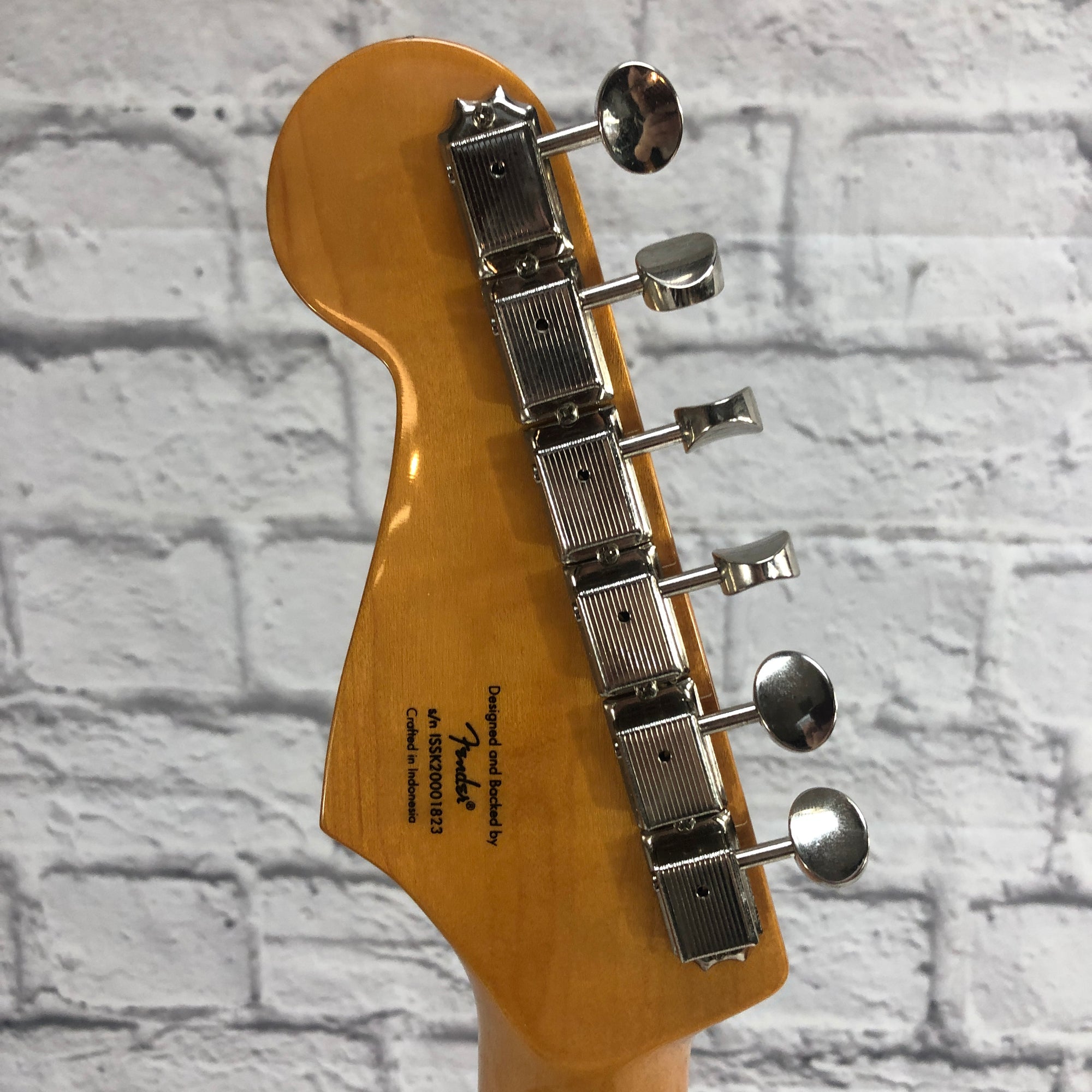 Squier Classic Vibe 60's Strat Candy Apple Red