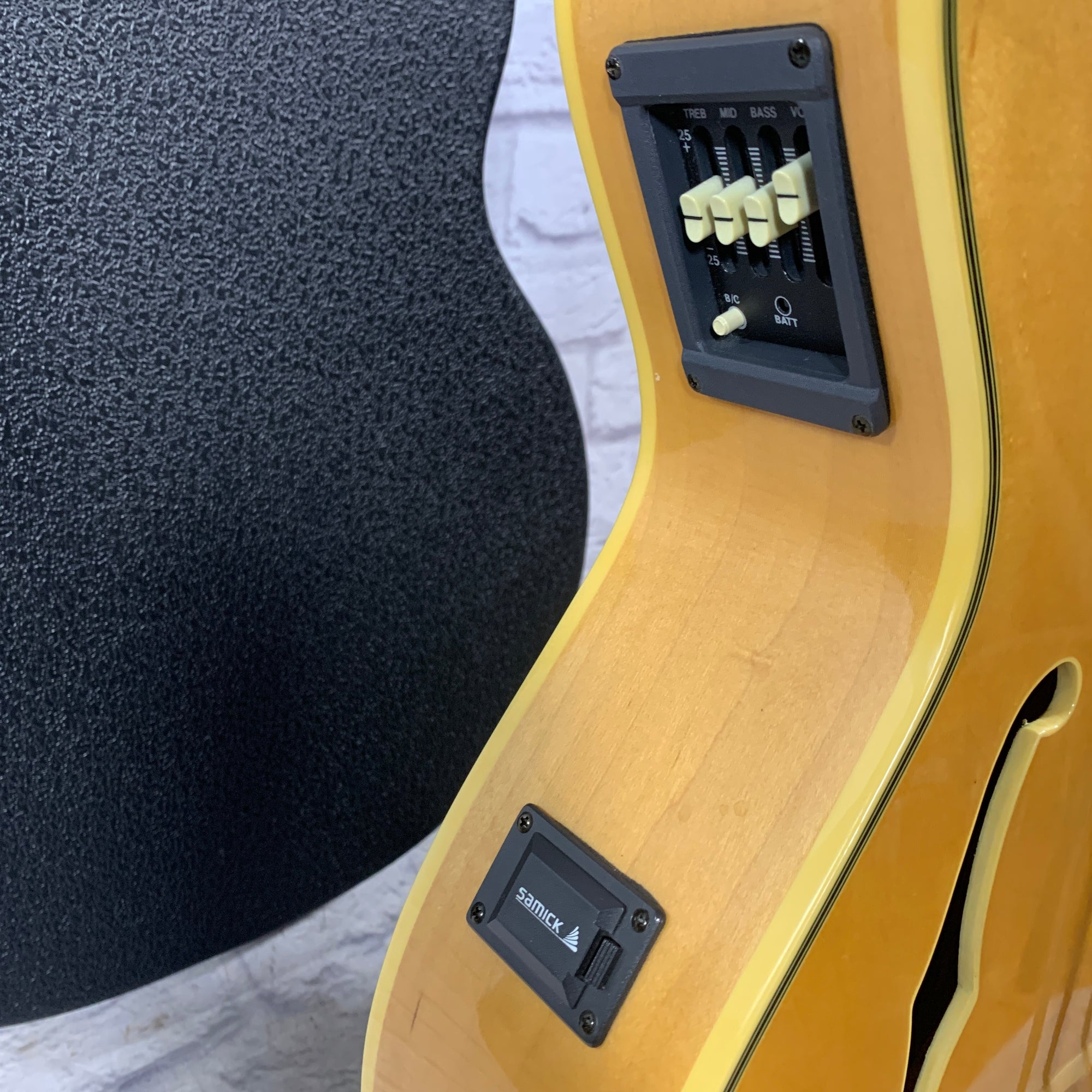 Samick HFB-590 Acoustic Electric Bass Guitar - Evolution Music
