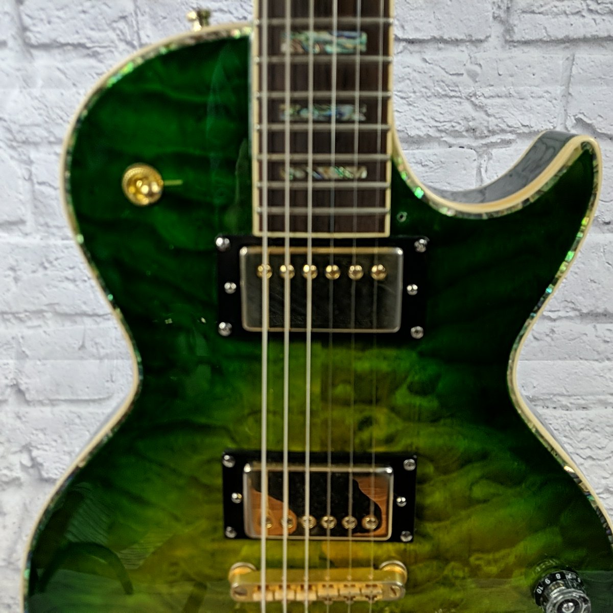 Raven West (RWG) RM300DX Lizard Quilt LP Style Electric Guitar with Seymour Duncans and Hardshell Case