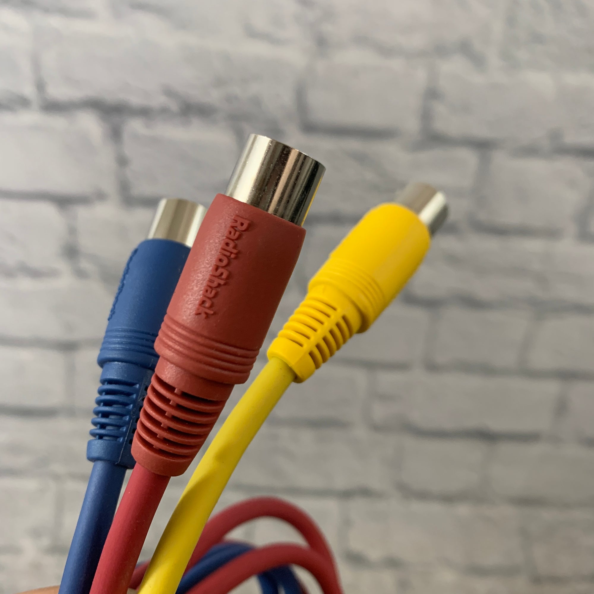 Radio Shack 3 Pack MIDI Cables Red Yellow Blue