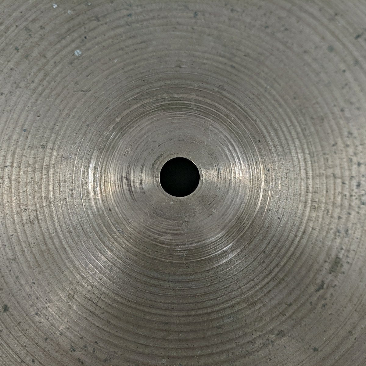 Zildjian 18 Avedis Thin Crash Hollow Logo Crash Cymbal