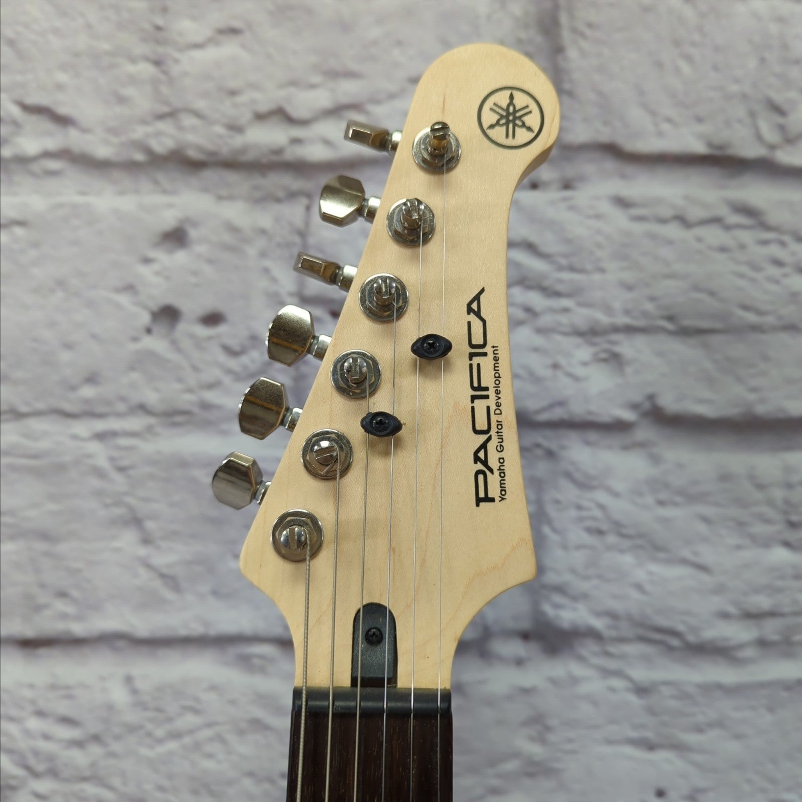 Yamaha Pacifica PAC612VIIX Solid Body Electric Rosewood Fingerboard Natural Satin