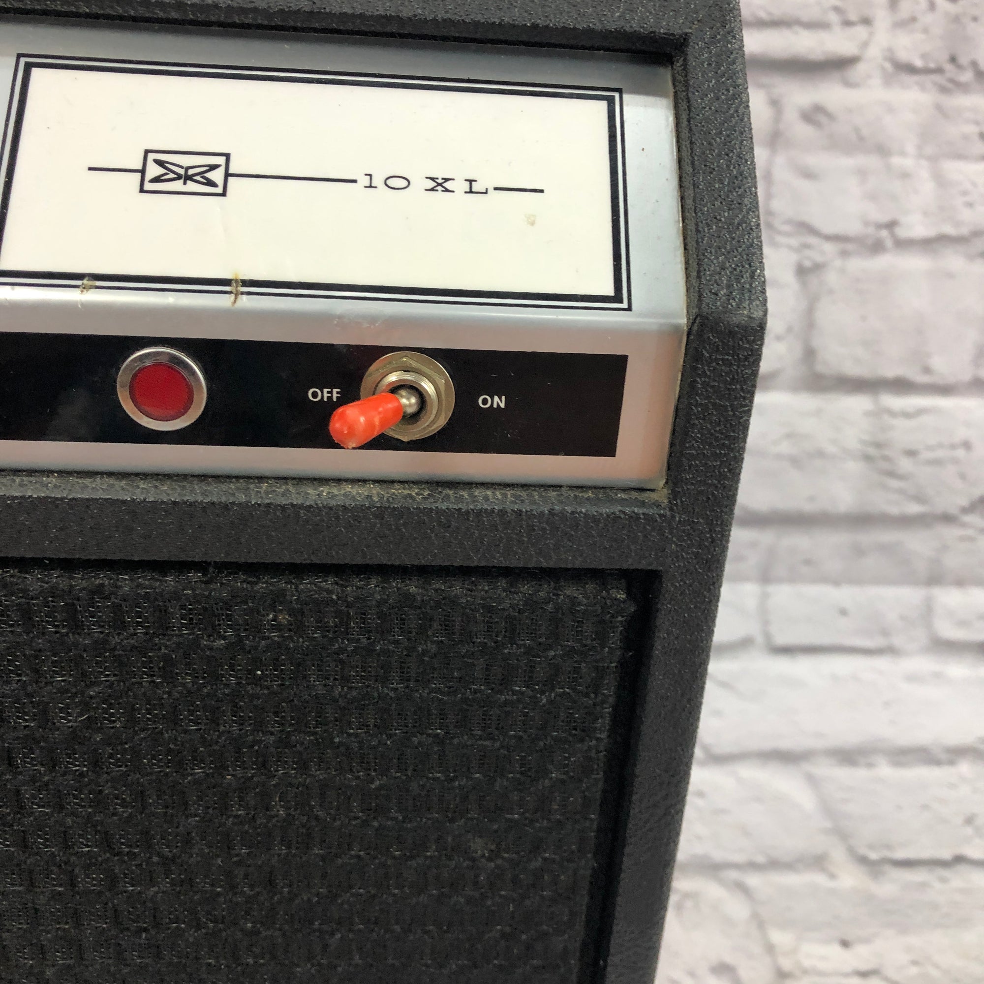 Vintage 1960's Silvertone 10XL Combo Guitar Amp