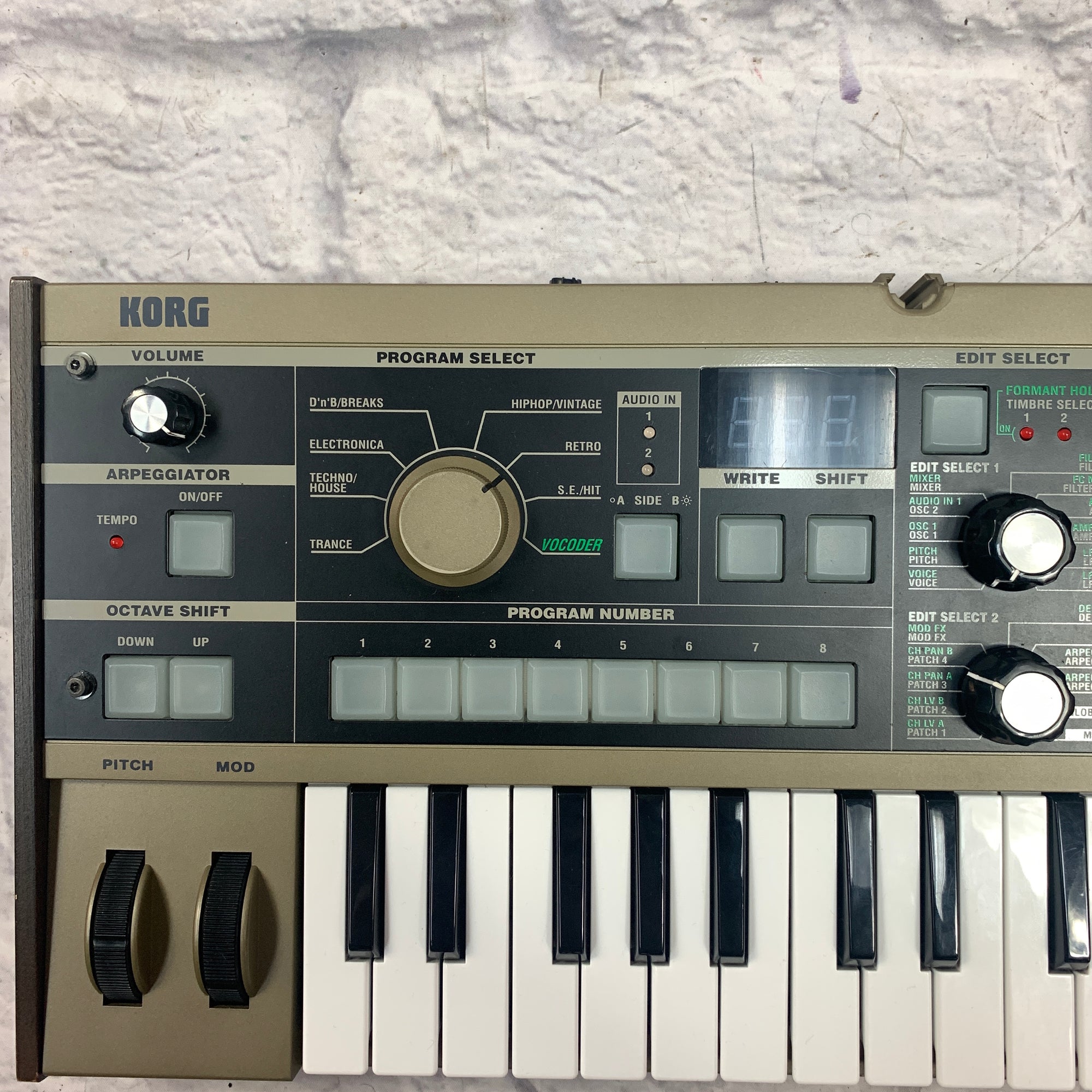 Korg MicroKorg Synthesizer with Gator Bag - Evolution Music