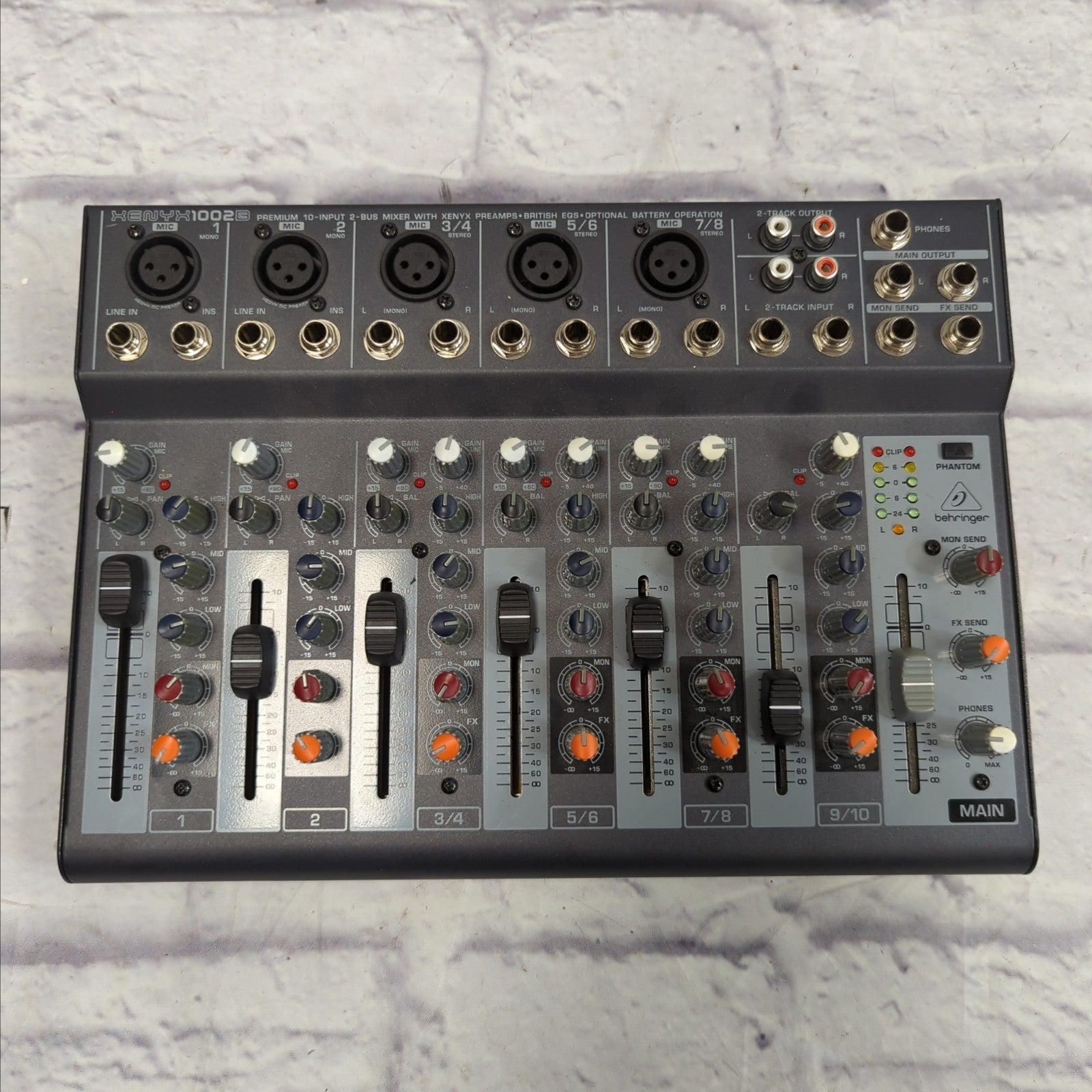 Behringer Xenyx 1002B 10-Channel Battery Powered Mixer