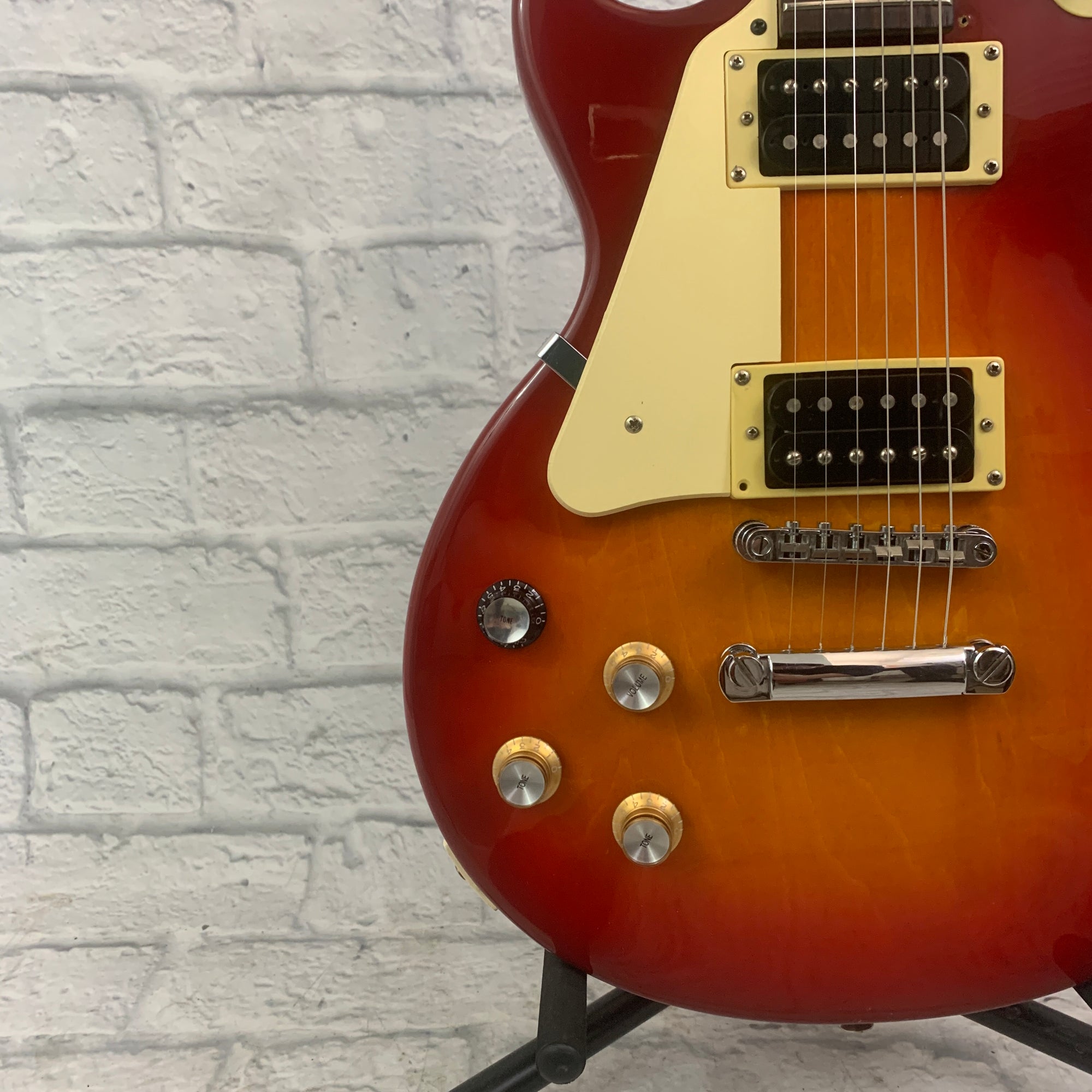 Epiphone Les Paul Studio LT (Left Handed) - Evolution Music Epiphone Les Paul Studio LT (Left Handed) - Evolution Music