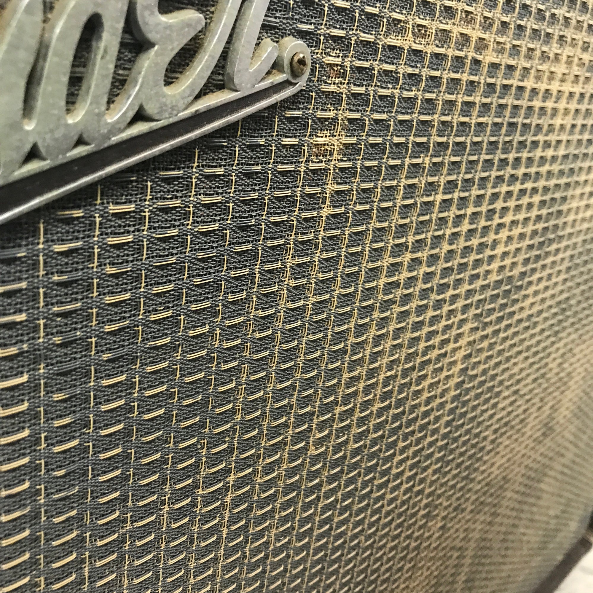 Vintage 1962 Fender Vibrasonic Brownface Guitar Combo Amp with Original 1x15" JBL D130F
