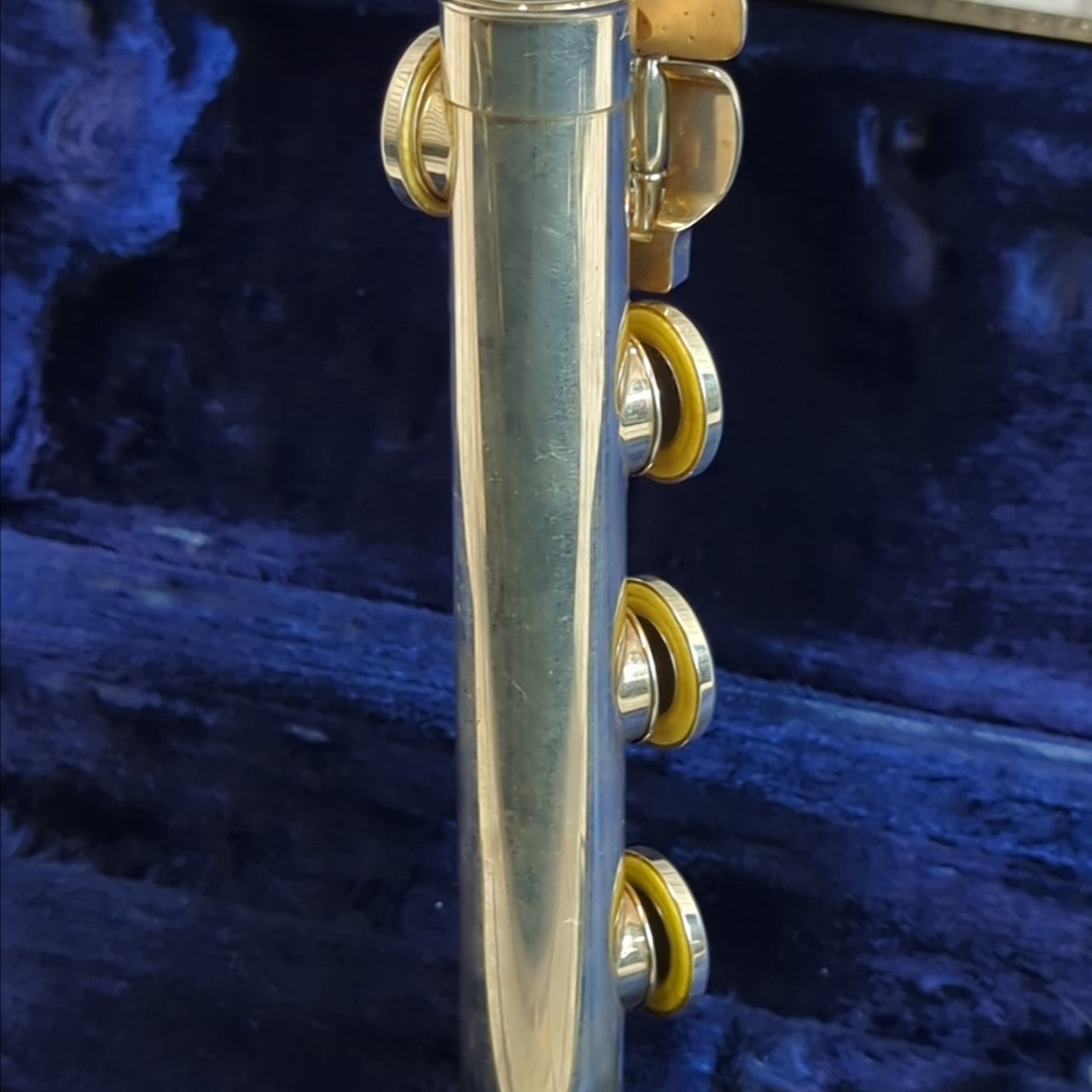 Armstrong 104 Closed Hole Flute with B-Foot