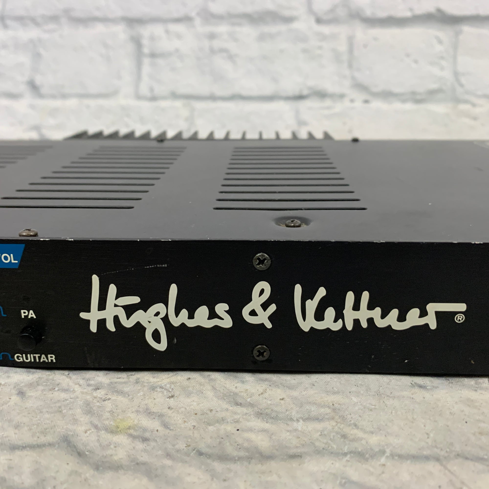 Hughes & Kettner CF 200 Stereo Rackmount Power Amp