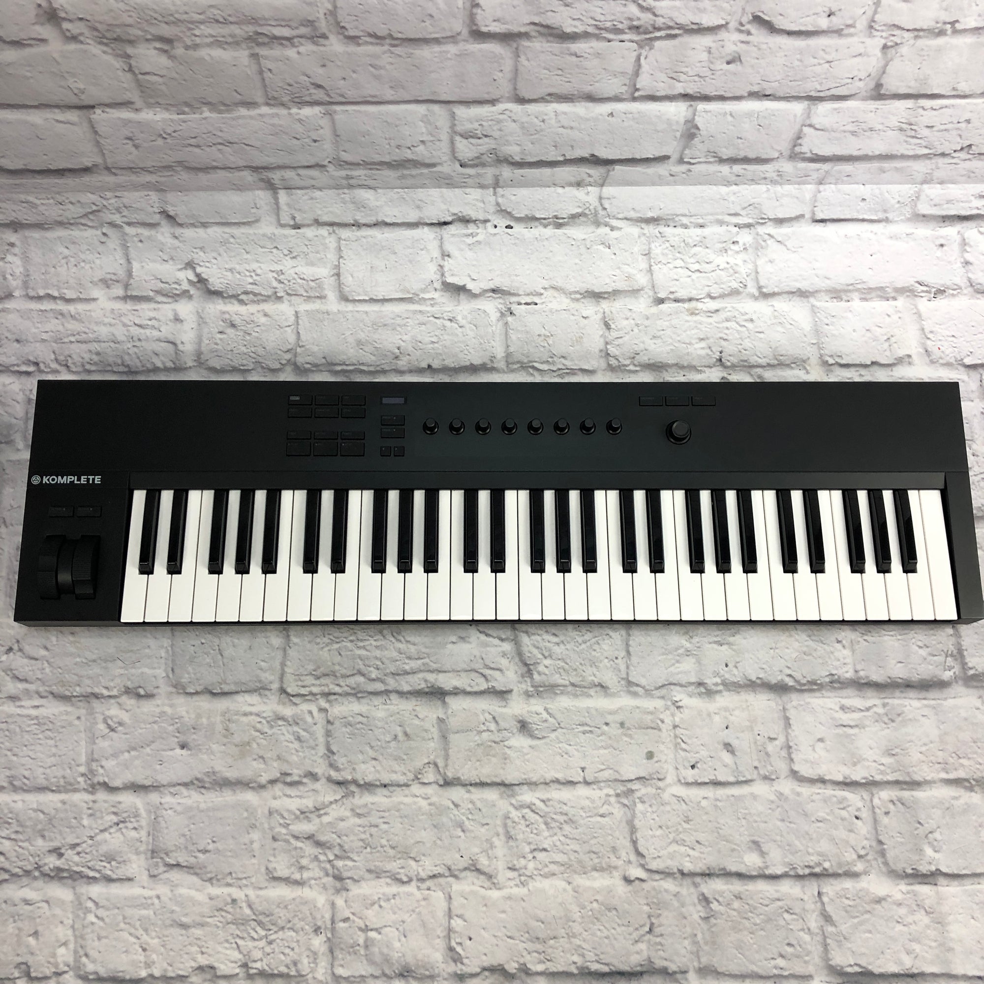 Native Instruments A61 61 Key Controller