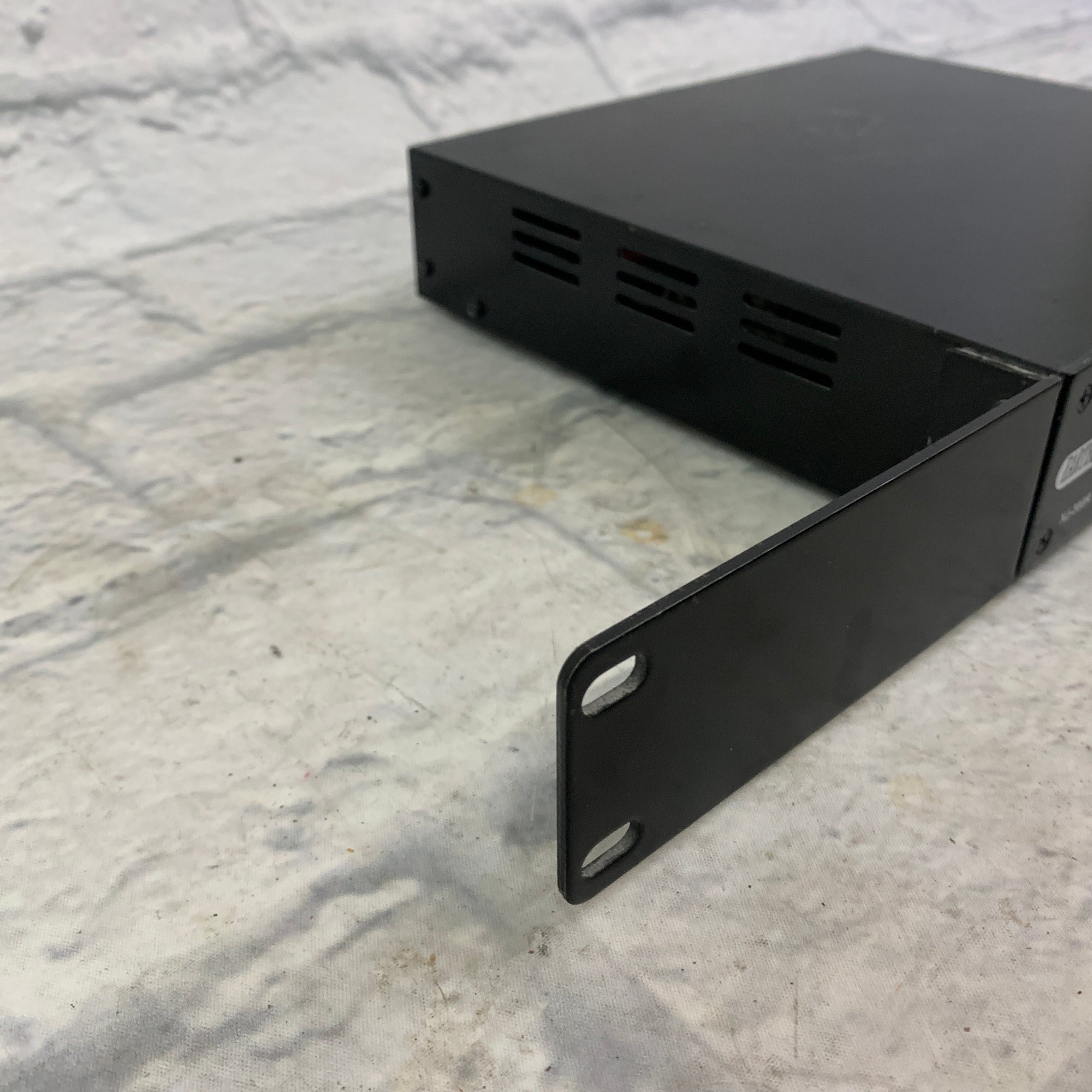 Earthquake Music XJ-300R Switching Power Supply Subwoofer Amplifer