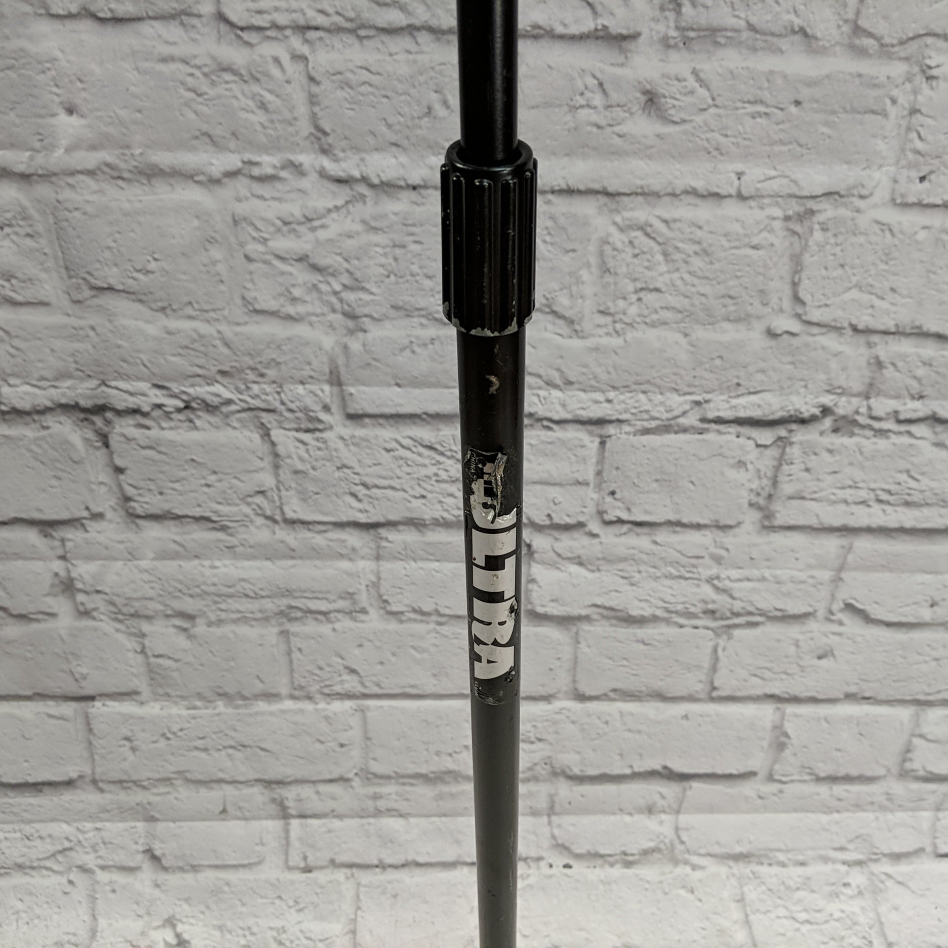 Ultra Round Base Straight Microphone Stand