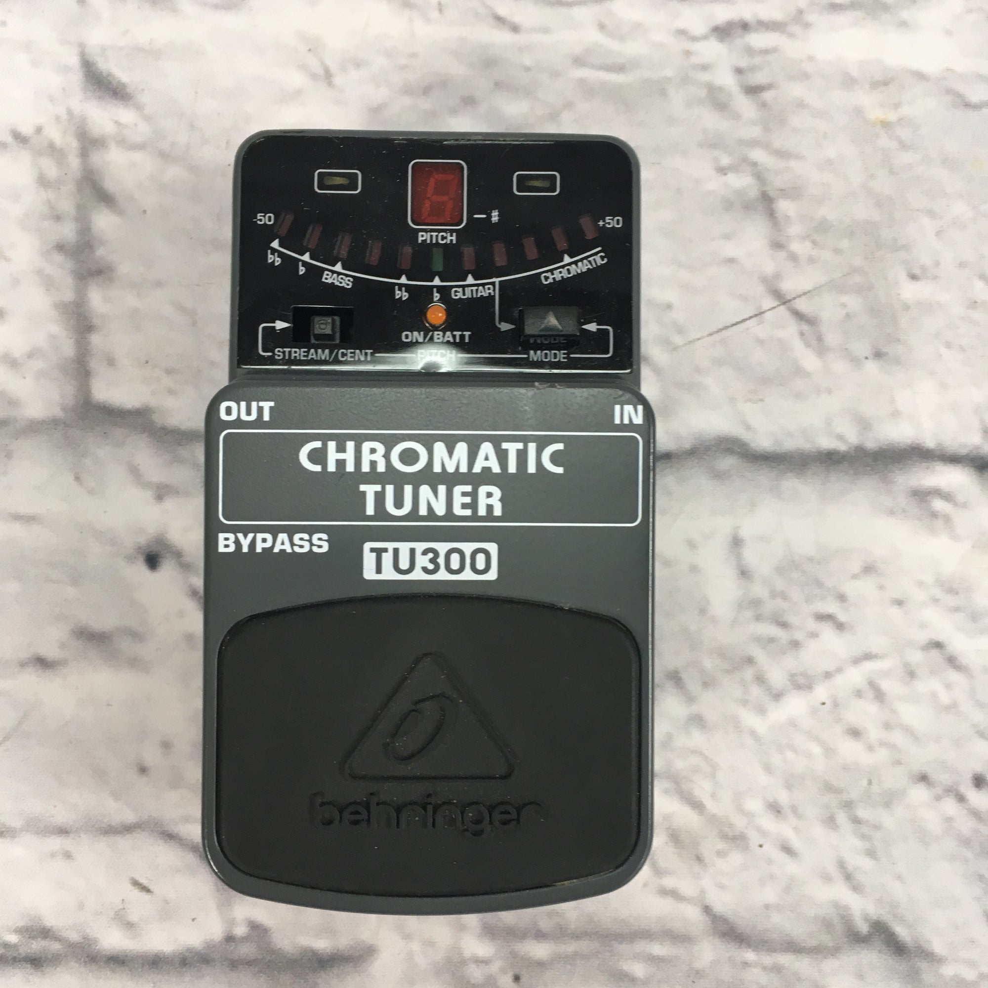 behringer tuner pedal Behringer TU300 Chromatic Tuner Pedal