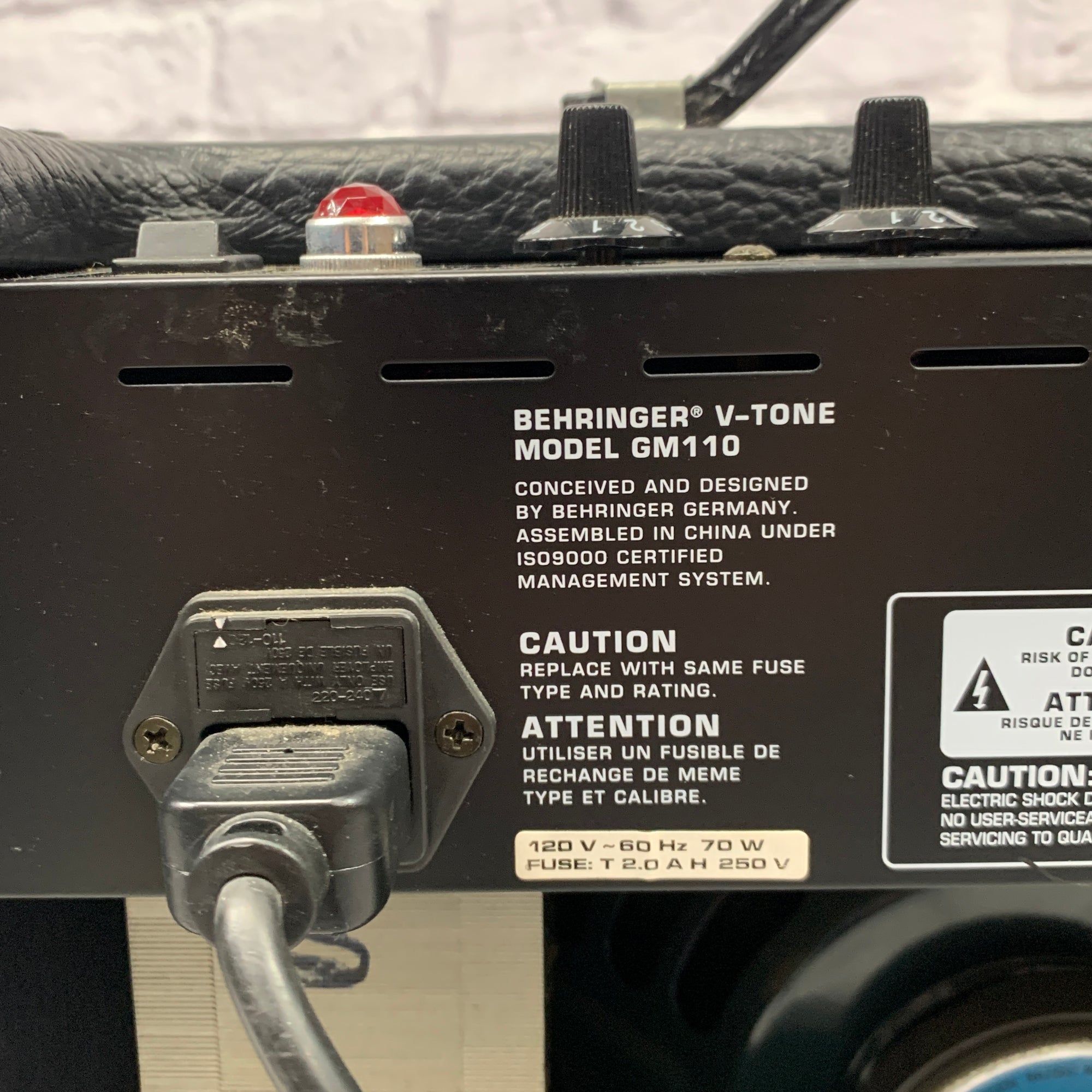 Behringer V-Tone GM110 Analog Modeling Guitar Combo Amp