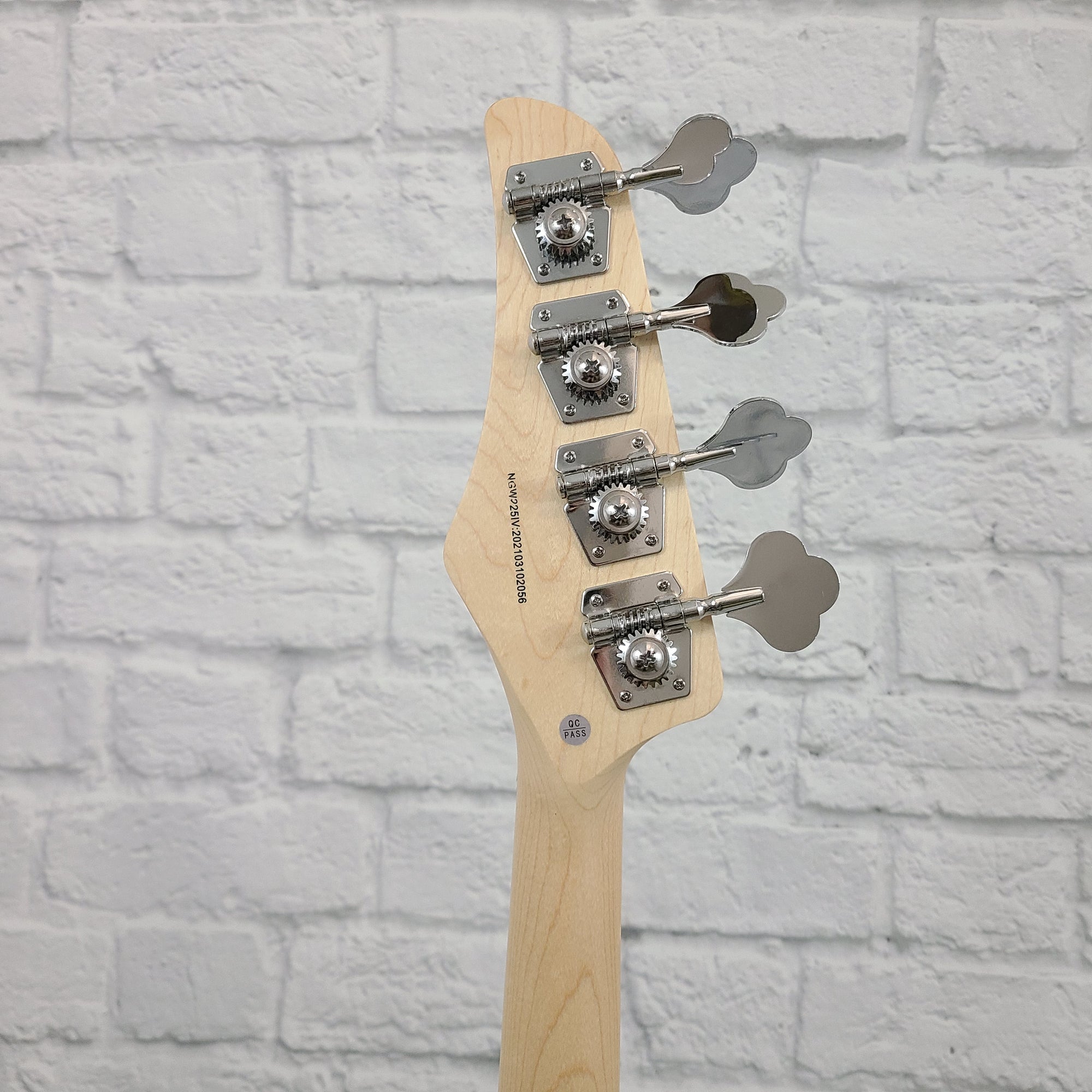 Nashville Guitar Works 225 Electric J Bass - Ivory