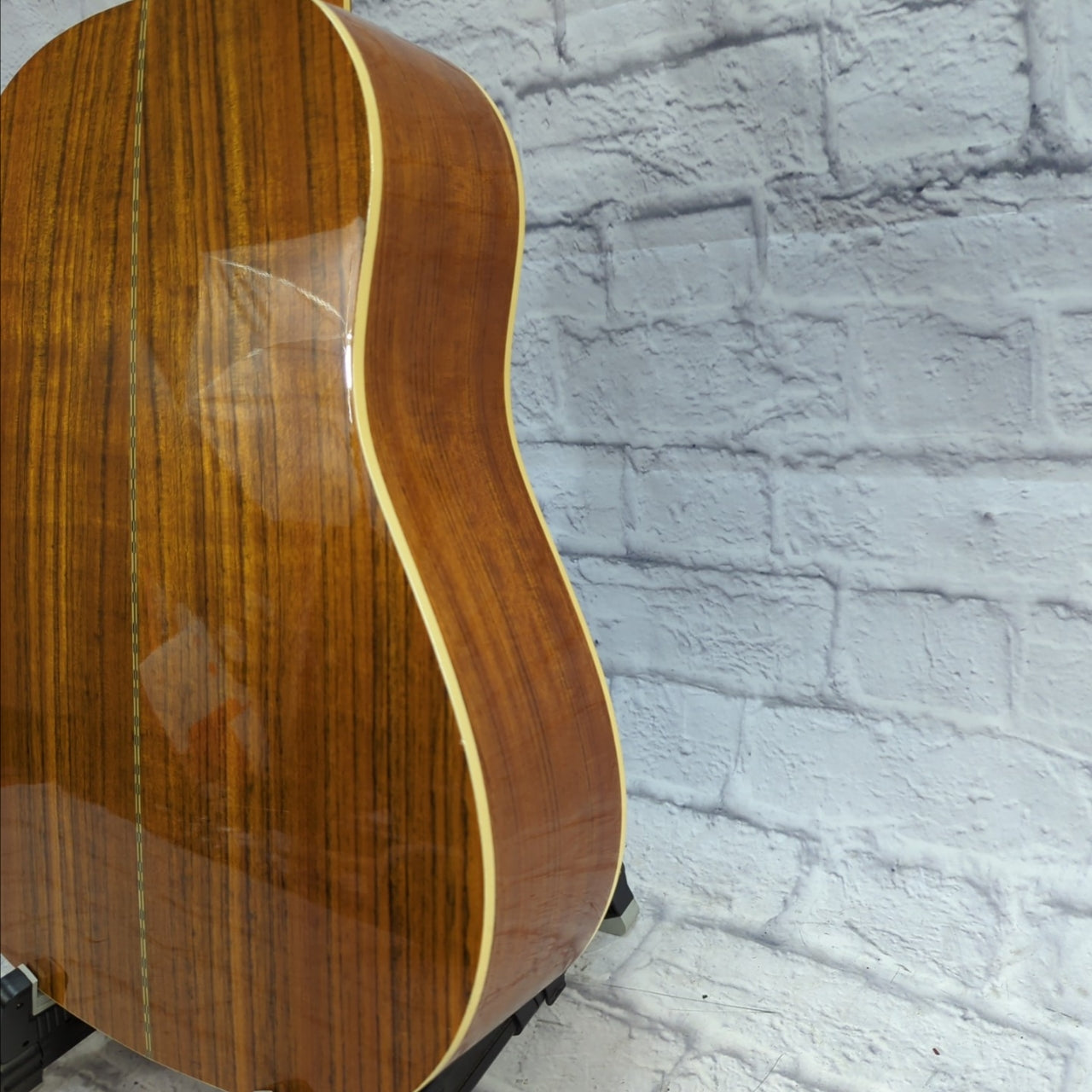 Washburn D 10N Acoustic Guitar