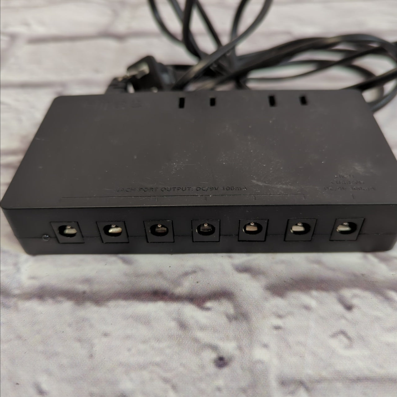 Hiree 9V Pedal Power Supply - No Power Cables