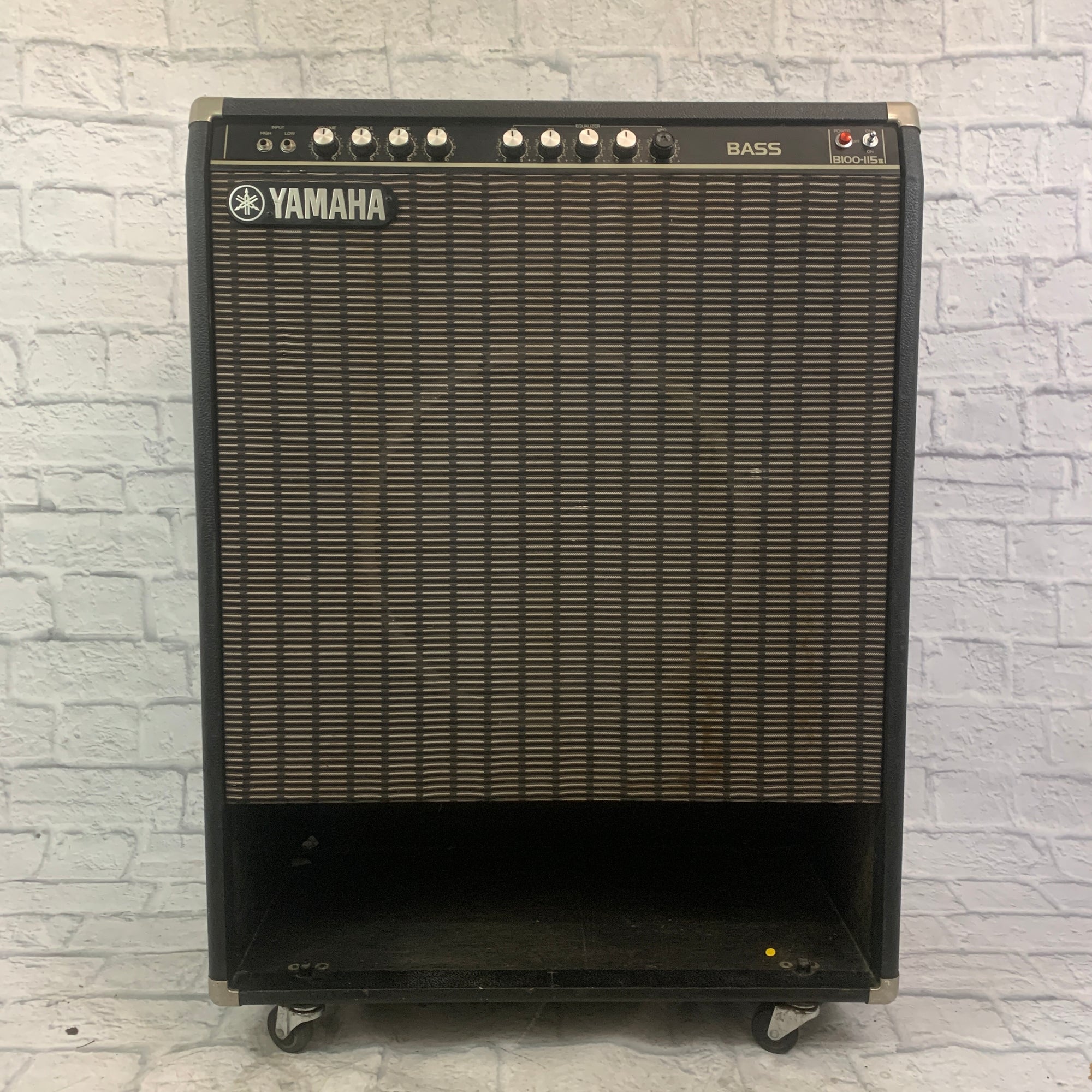 Yamaha B100-115  Bass Guitar Combo Amp
