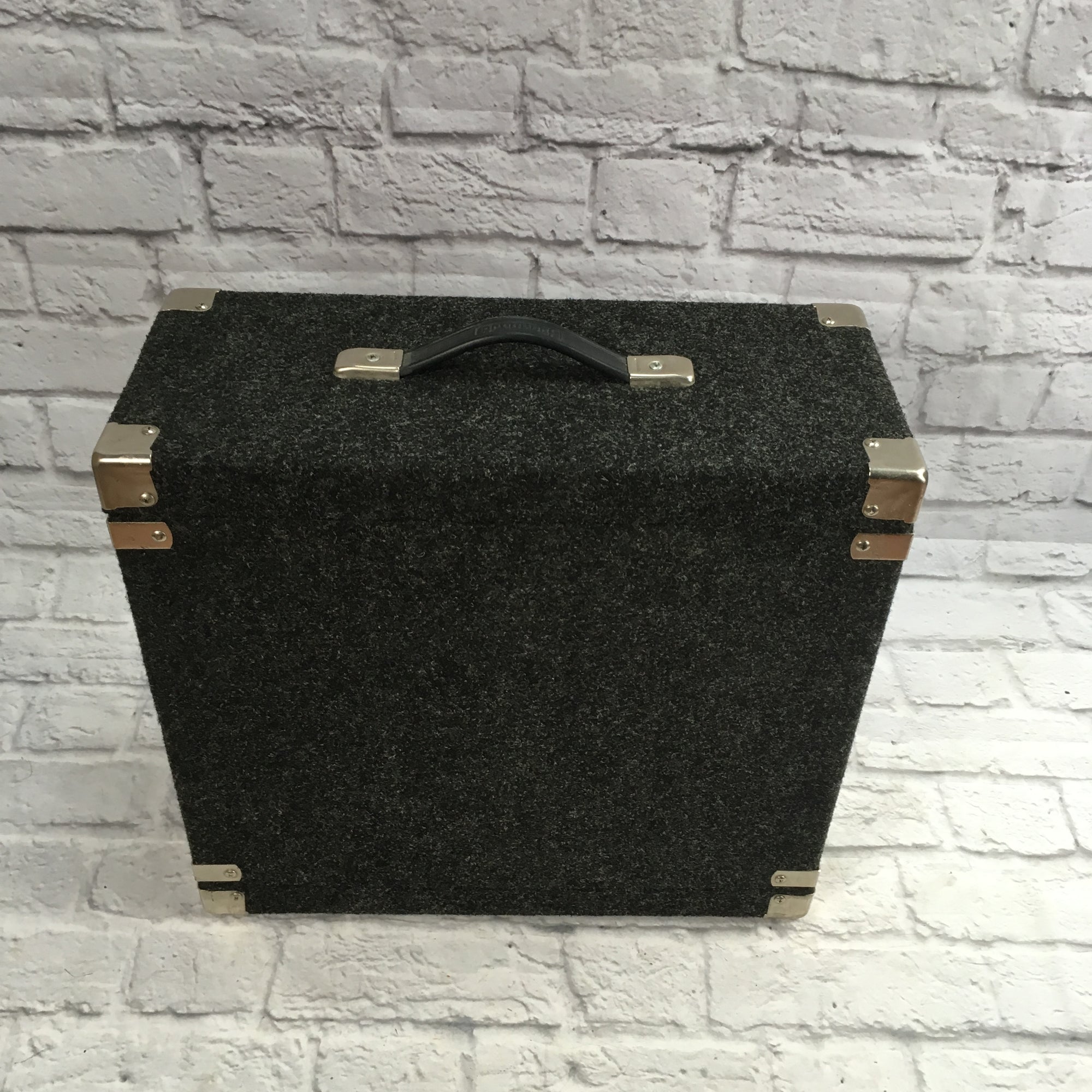 Grundorf 4 Space Carpet Rack Case