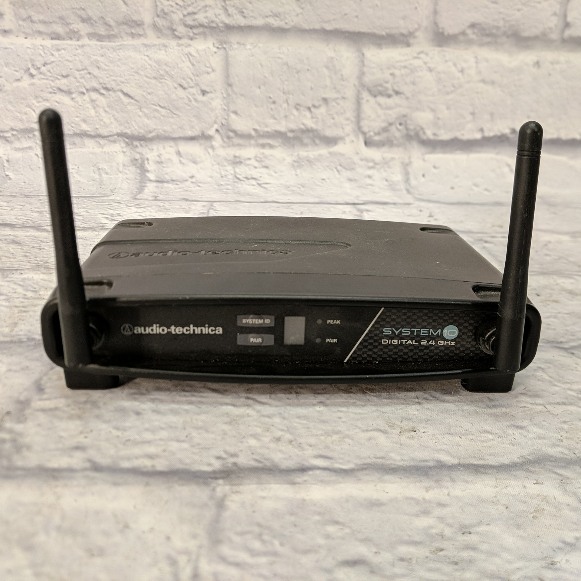 Audio Technica ATW-R1100 System 10 Wireless Mic and Receiver