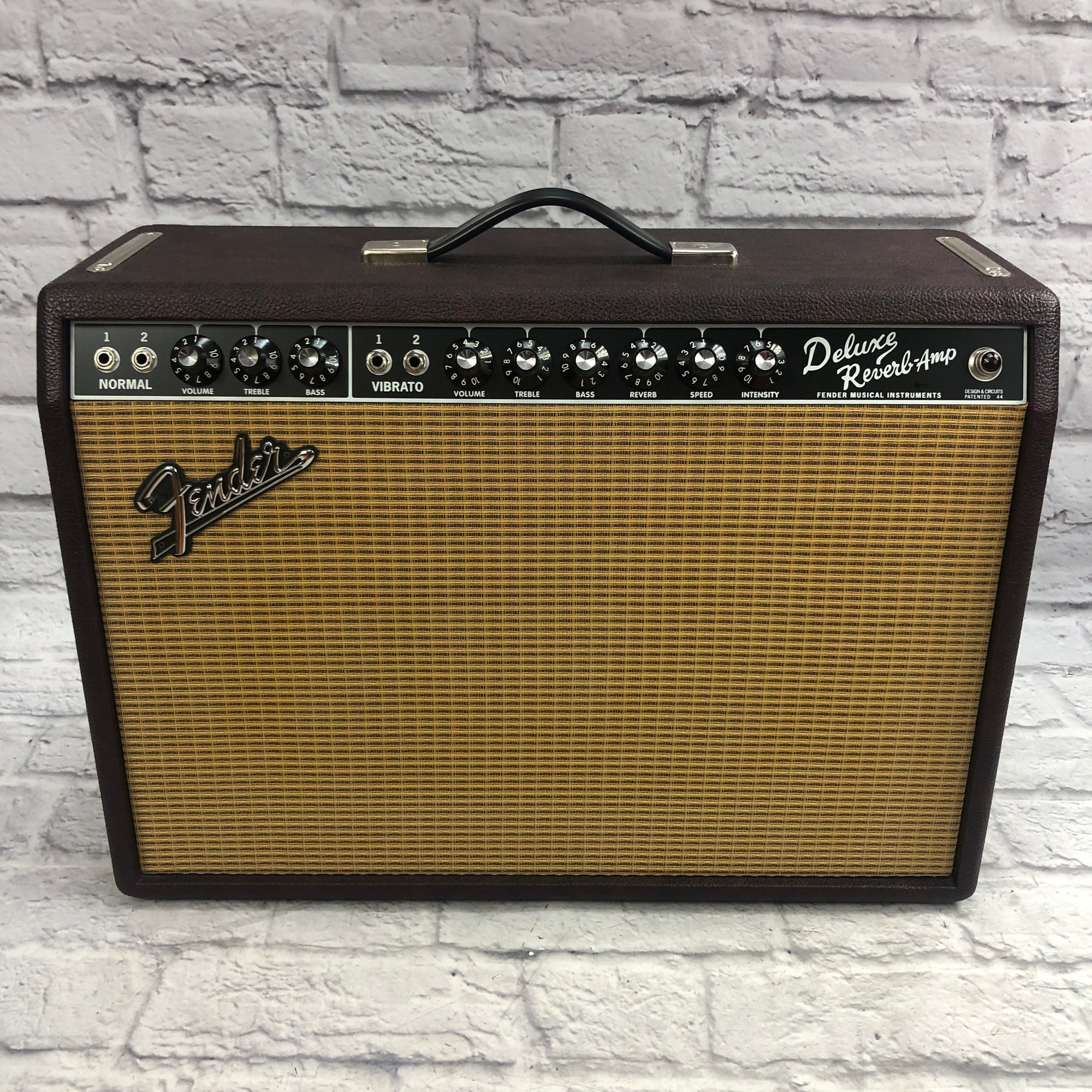 Fender Deluxe Reverb Limited Wine Red Wheat Guitar Combo Amp