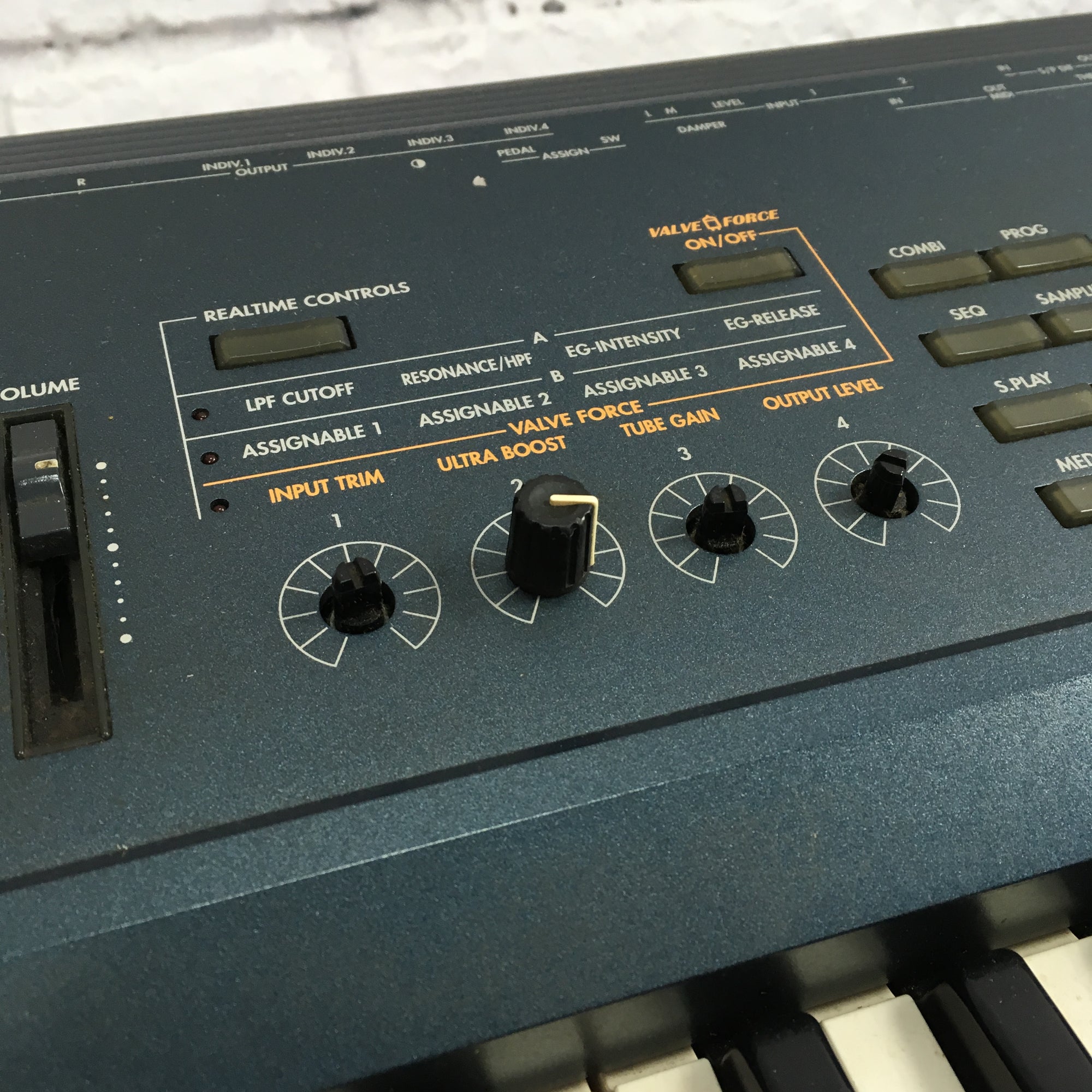 Korg Triton Extreme 61-Key Synth Workstation | zZounds