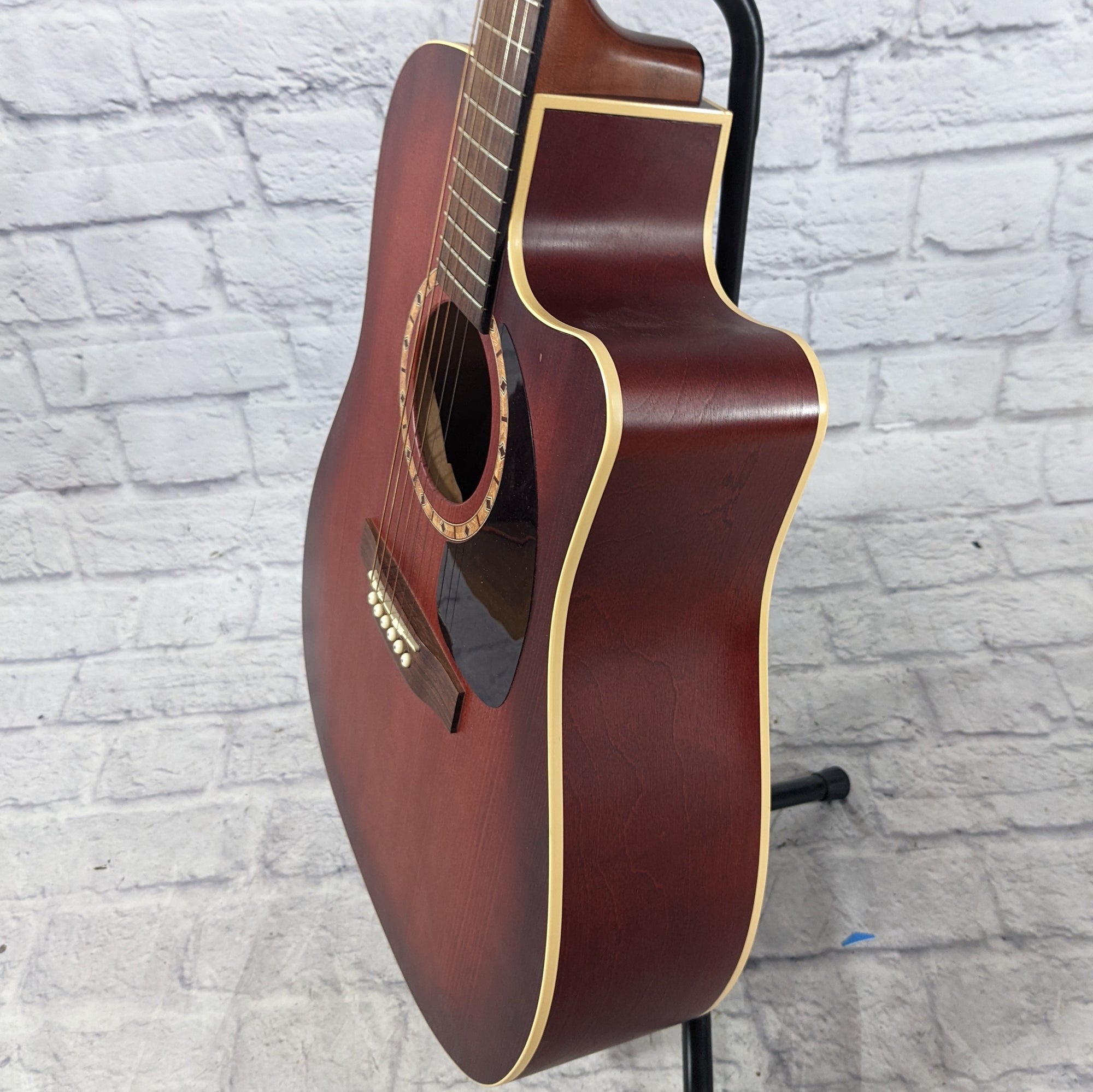 Art Lutherie Spruce CW Acoustic Guitar w/ Hard Case