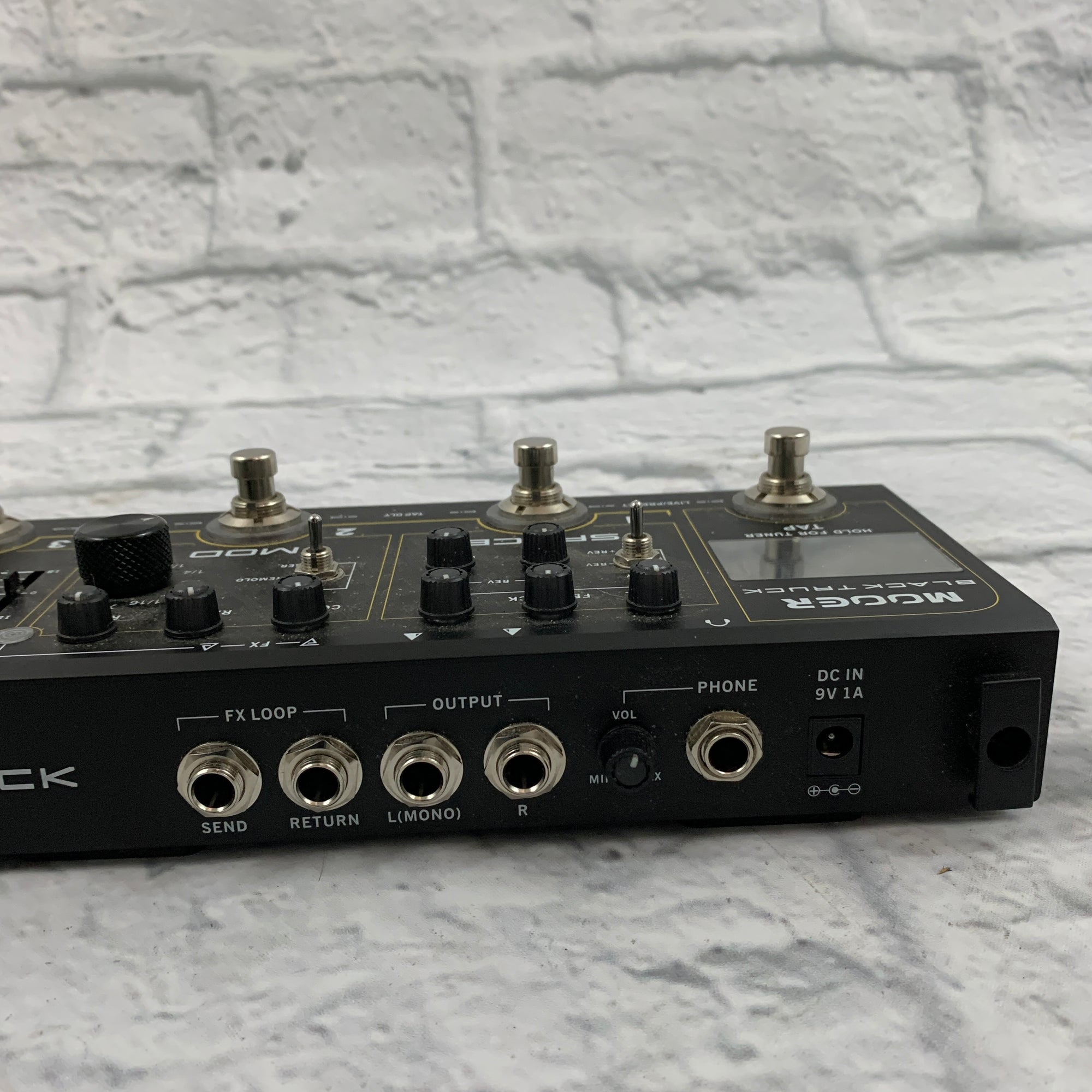 Mooer Black Truck Combined Effects Pedal w/ Case - Evolution Music