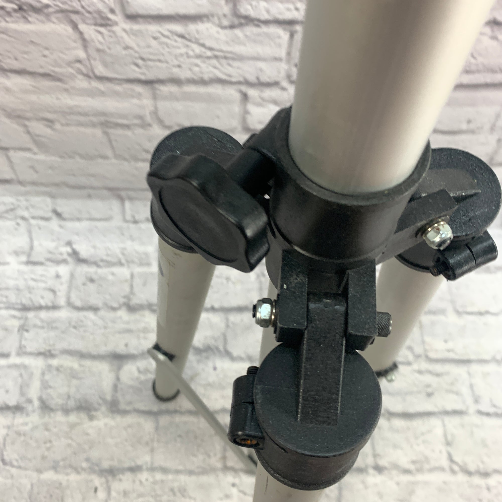 Suspenders by LP Speaker Stand