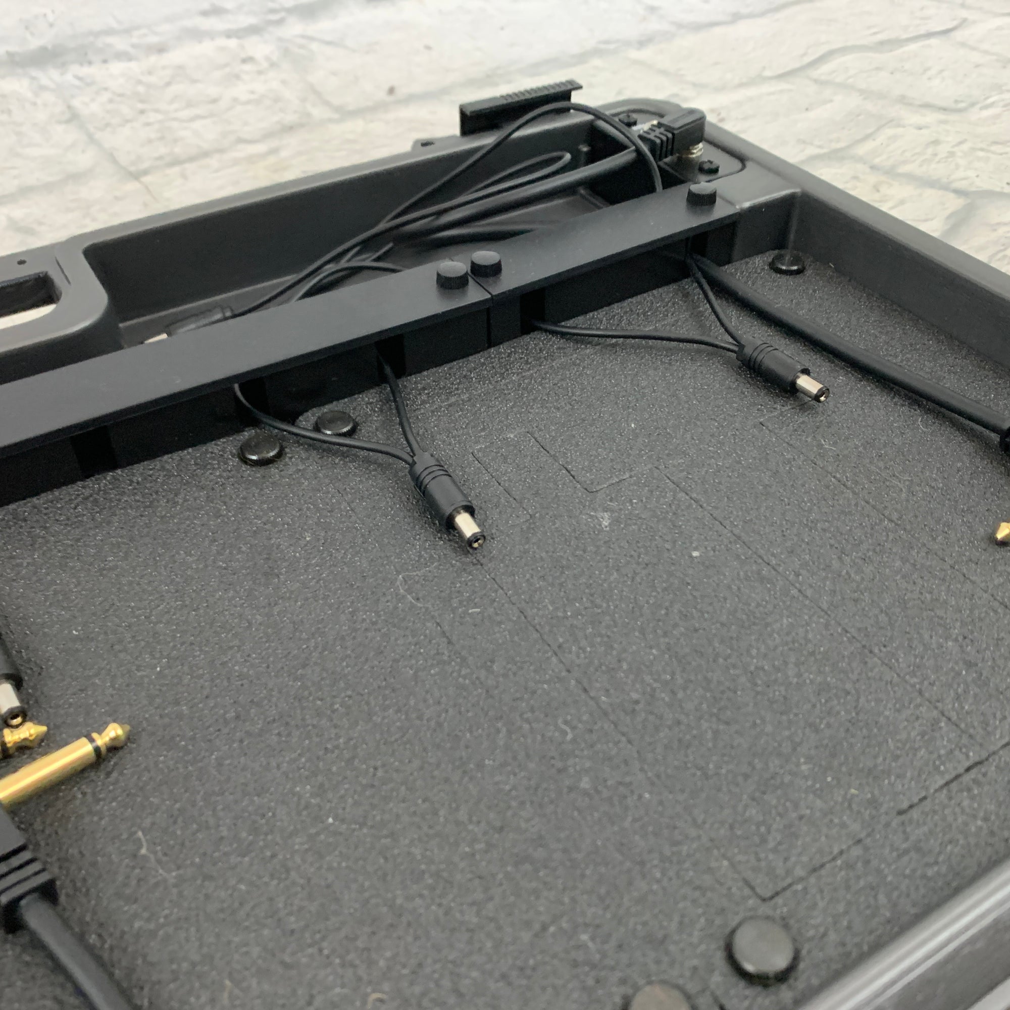 Boss BCB-60 Stereo Pedalboard w/ Cables