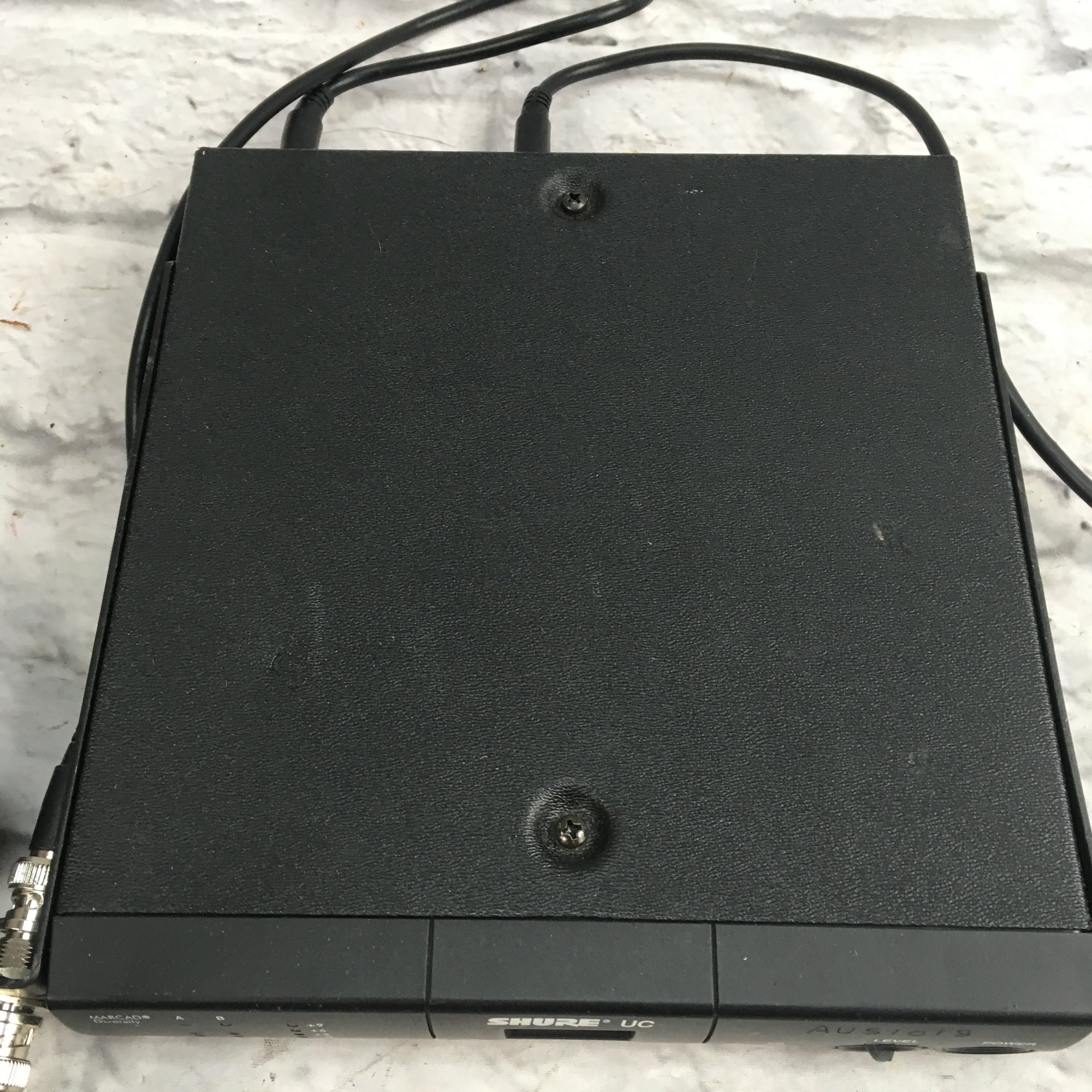 Shure UC4UA Wireless Microphone Outfit