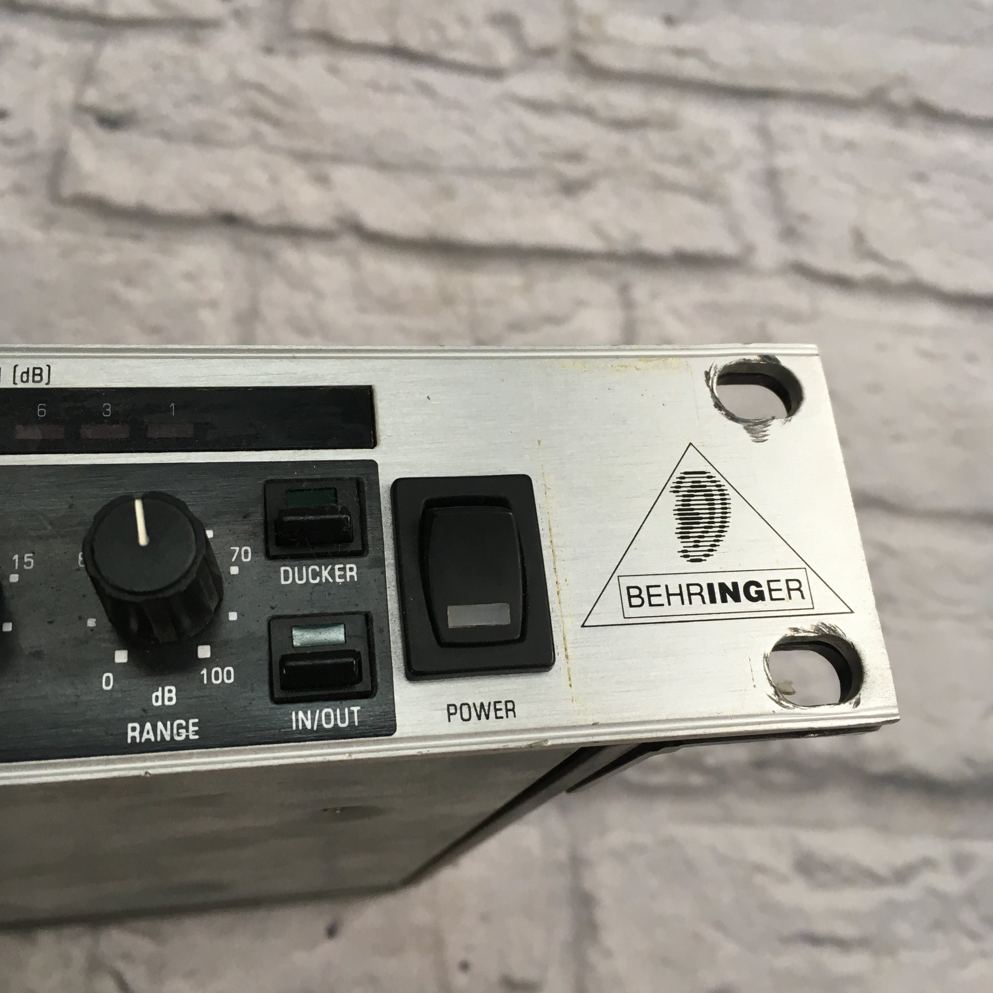 Behringer XR 2000 Intelligate