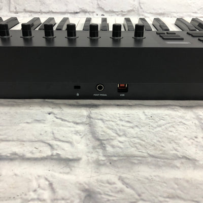 Native Instruments A61 61 Key Controller