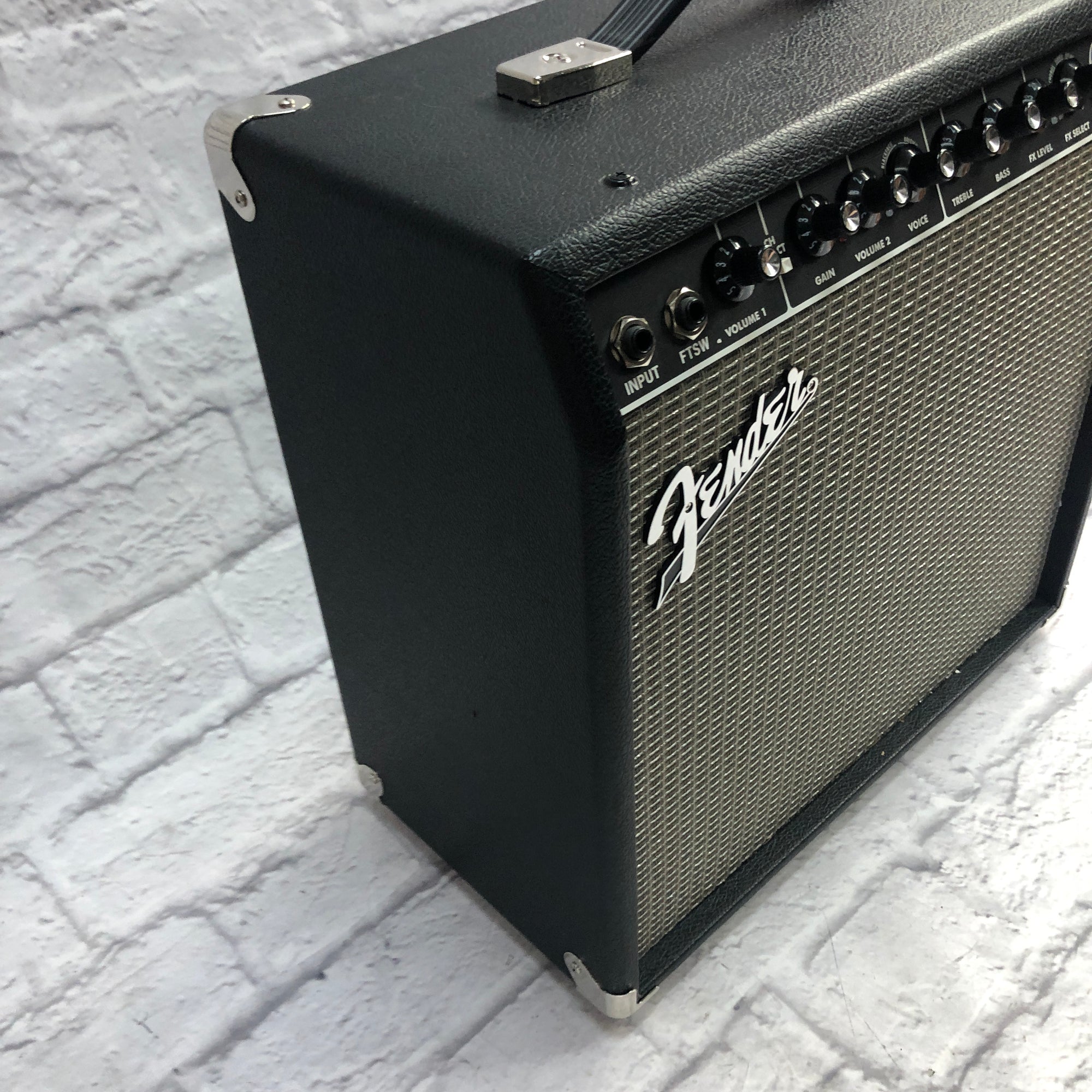 Fender Champion 40 With Footswitch And Cover Evolution Music fender-champion-40-with-footswitch-and-cover-evolution-music