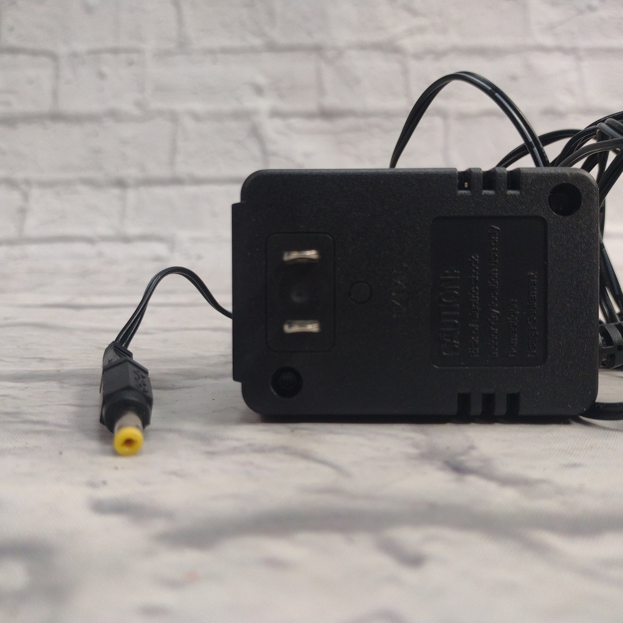 Tascam PS-PS5 9V 500mA Positive Center Power Supply