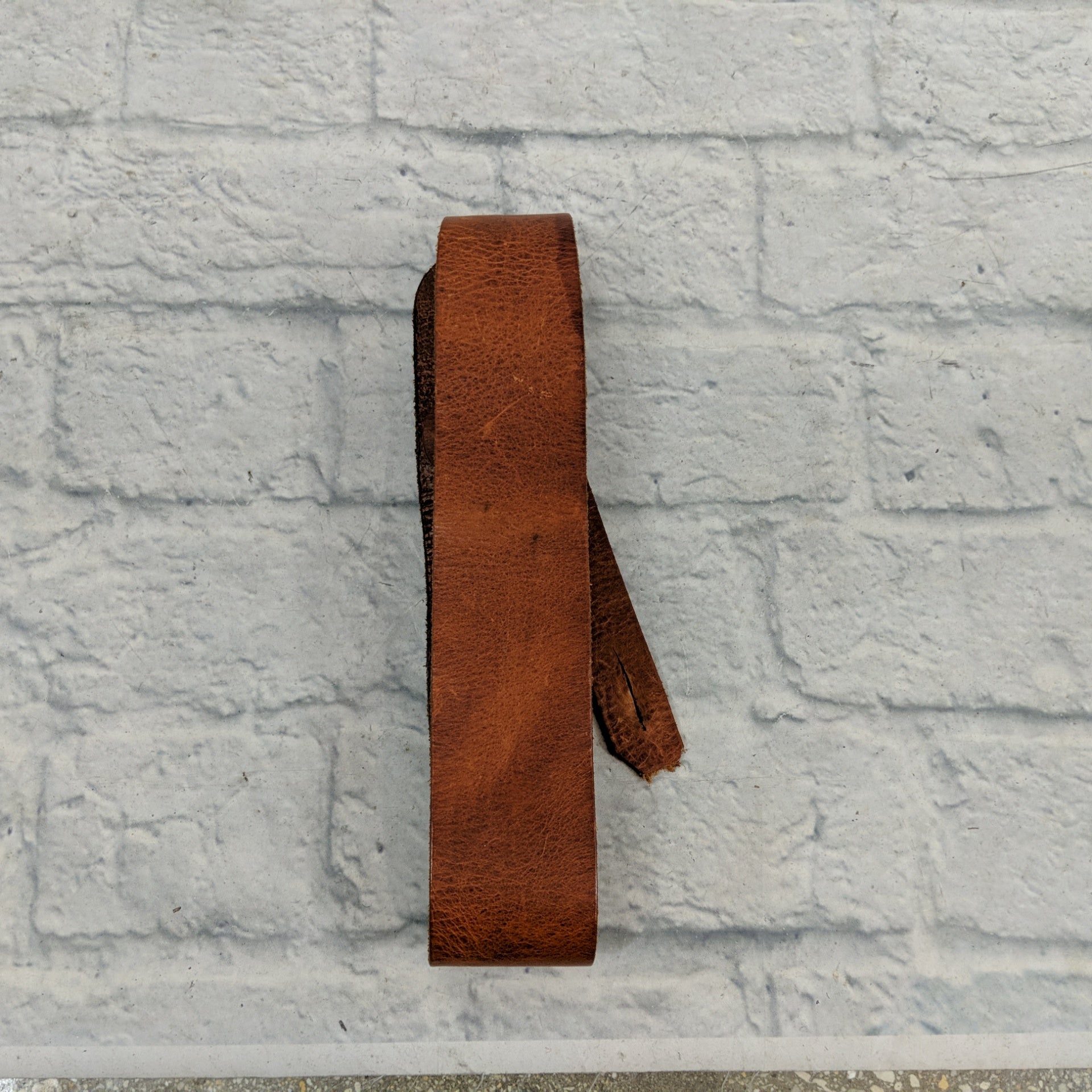 Unknown Distressed Leather Guitar Strap