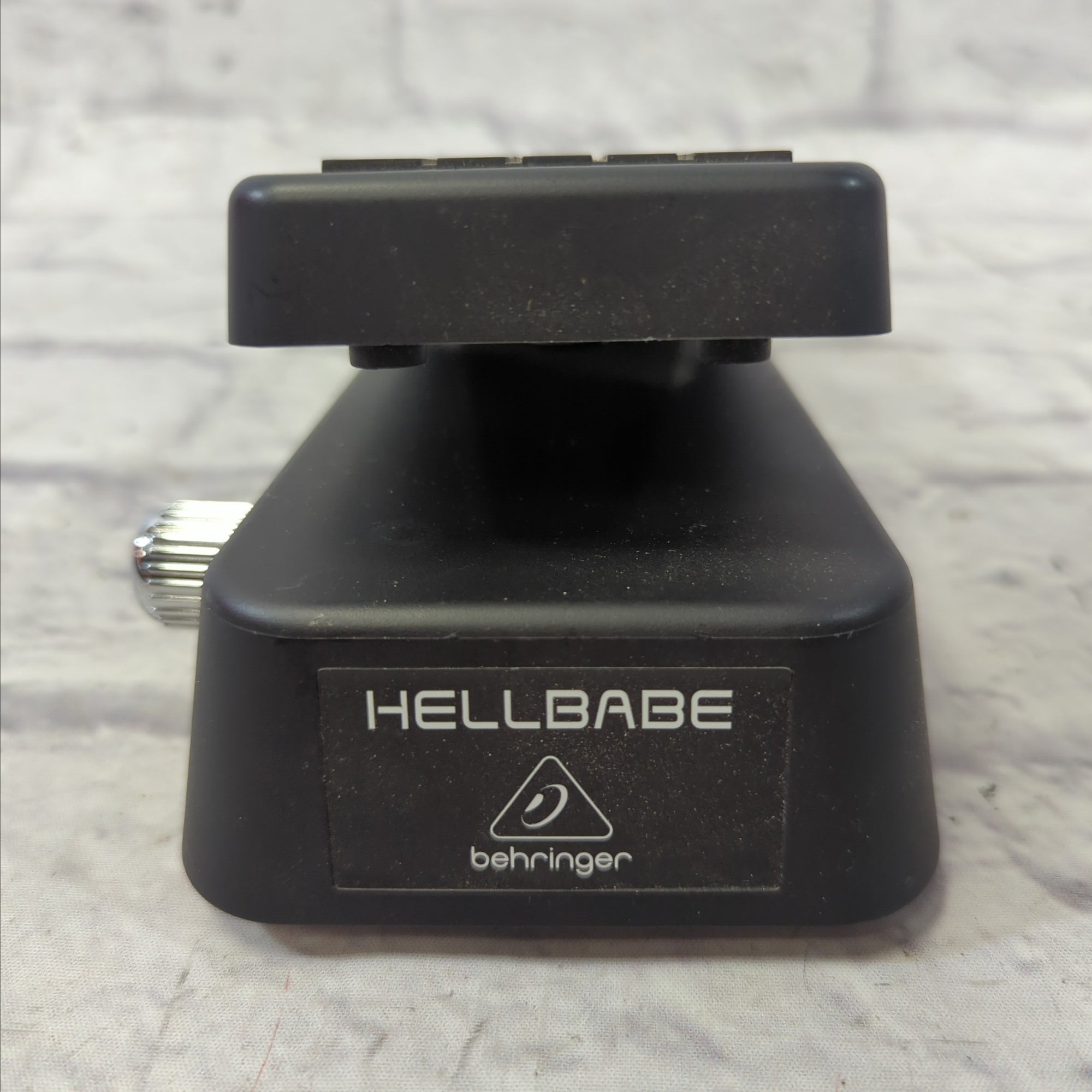 Behringer Hellbabe HB01 Wah Wah Pedal