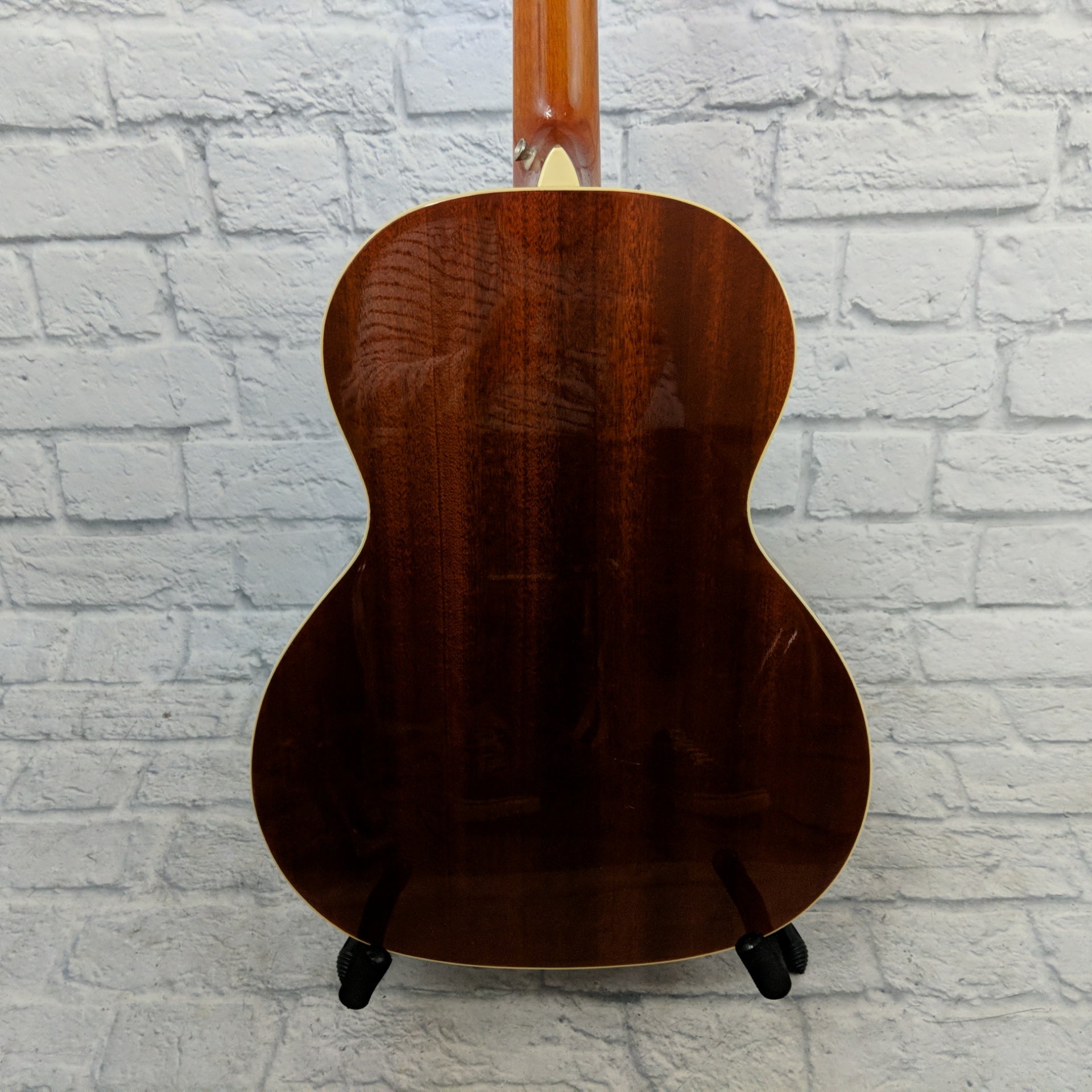 Fender GDO300 Dreadnaught Quilted Top