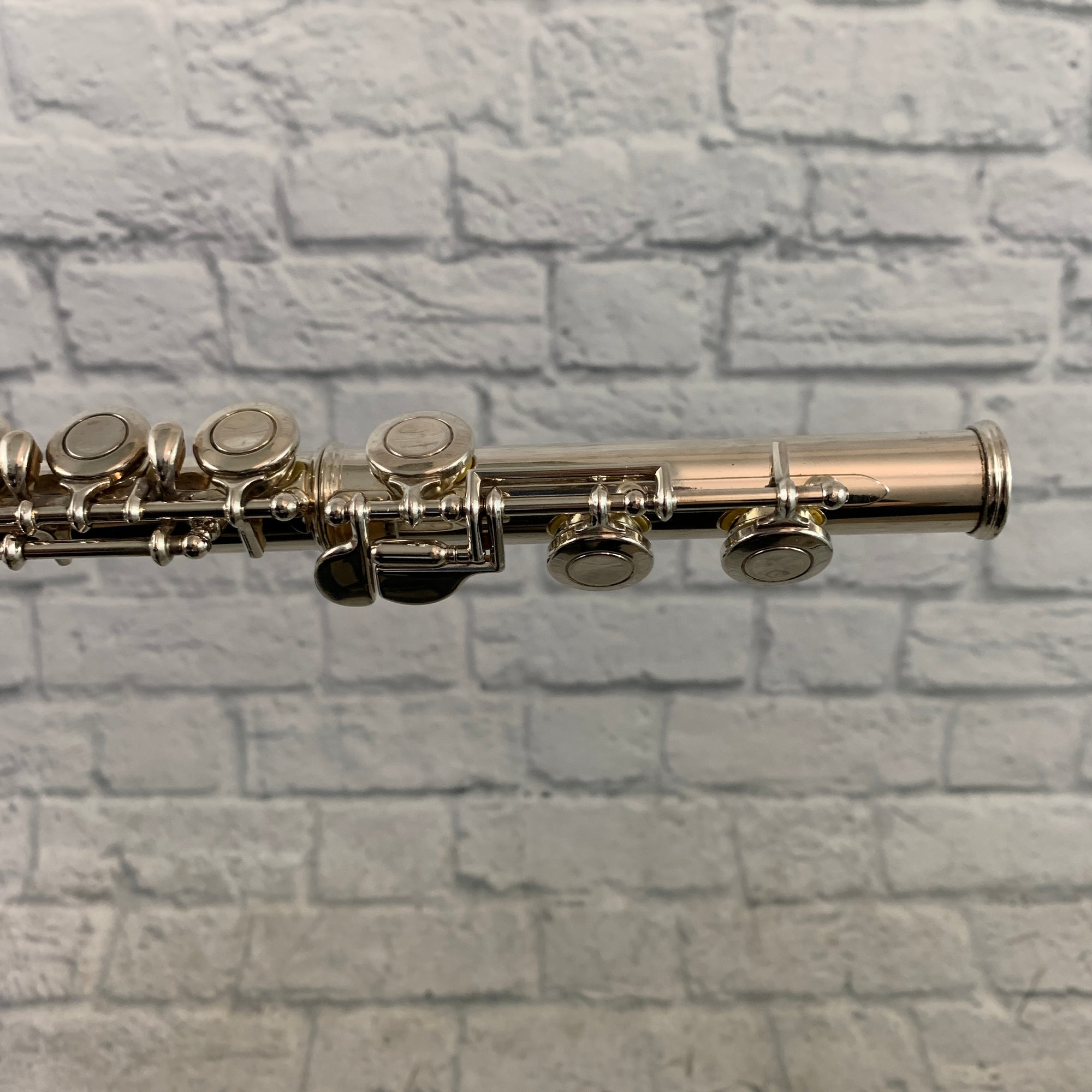 Armstrong Model 104 Closed-Hole Flute w/ Case