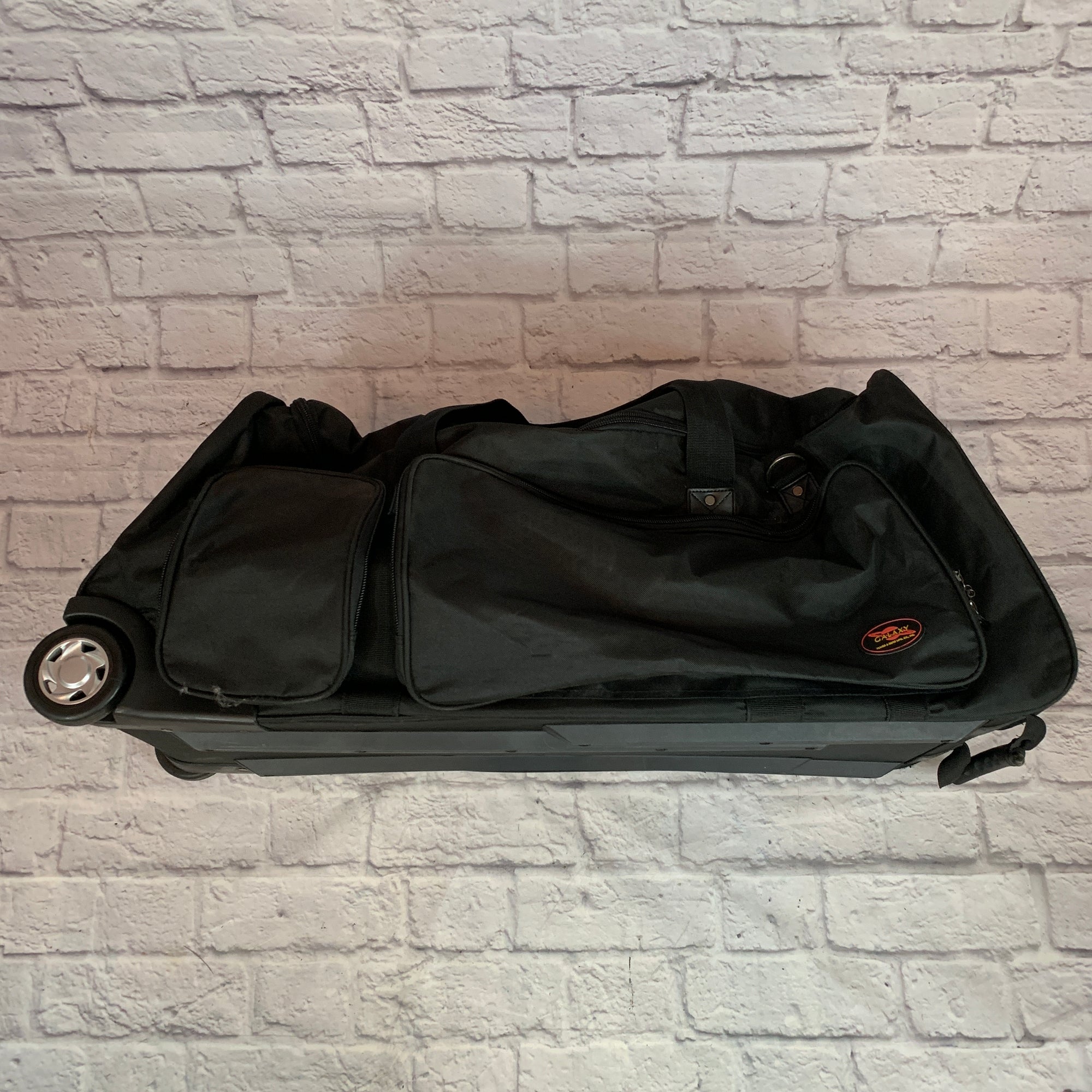Humes & Berg Galaxy Tilt-N-Pull Hardware Bag - 31" x 14" x 12"