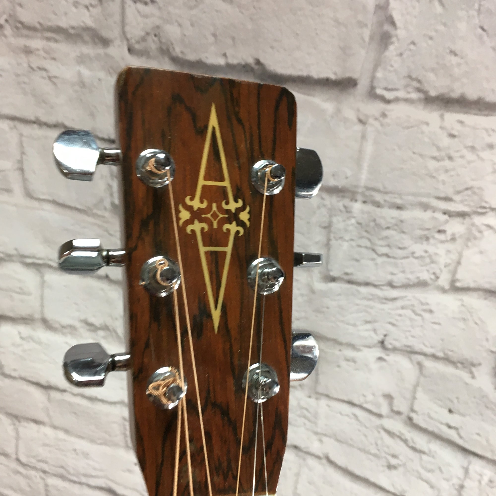 Alvarez 5064 Japanese Acoustic w/ case and electronics